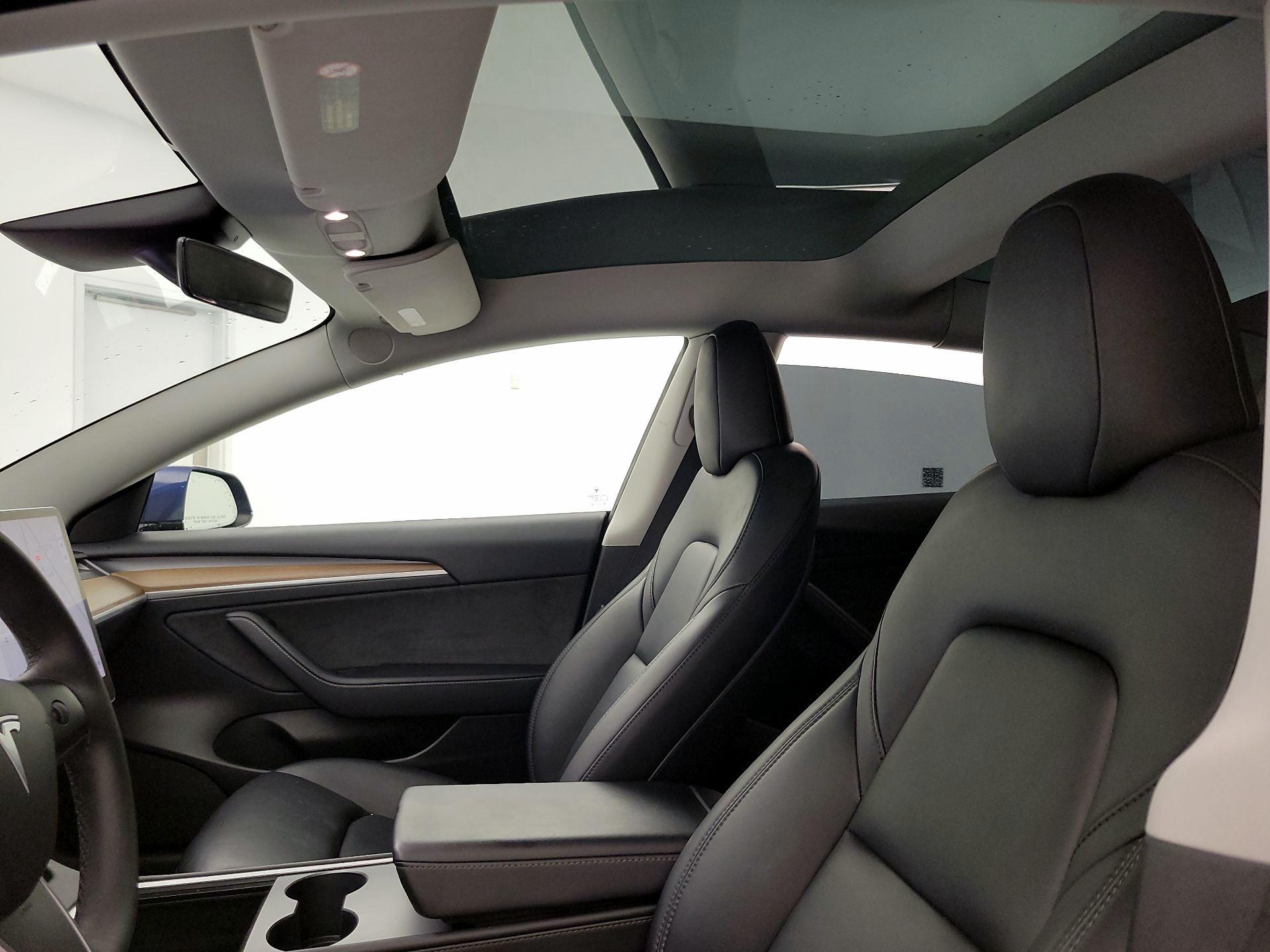 Thumbnail: 2023 Tesla Model 3 - 18