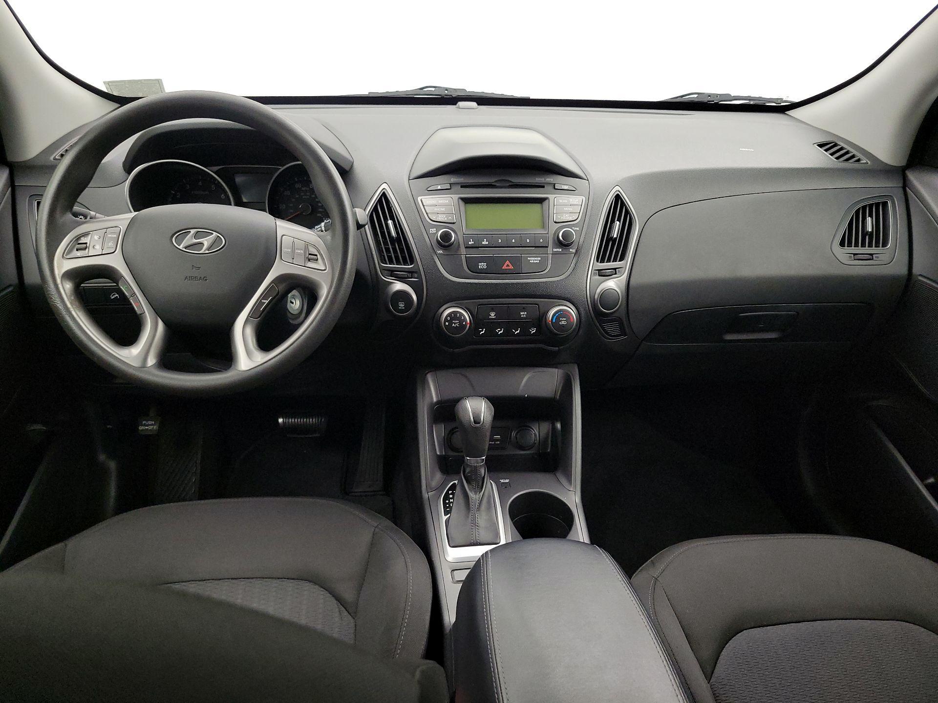 Thumbnail: 2015 Hyundai Tucson - 9