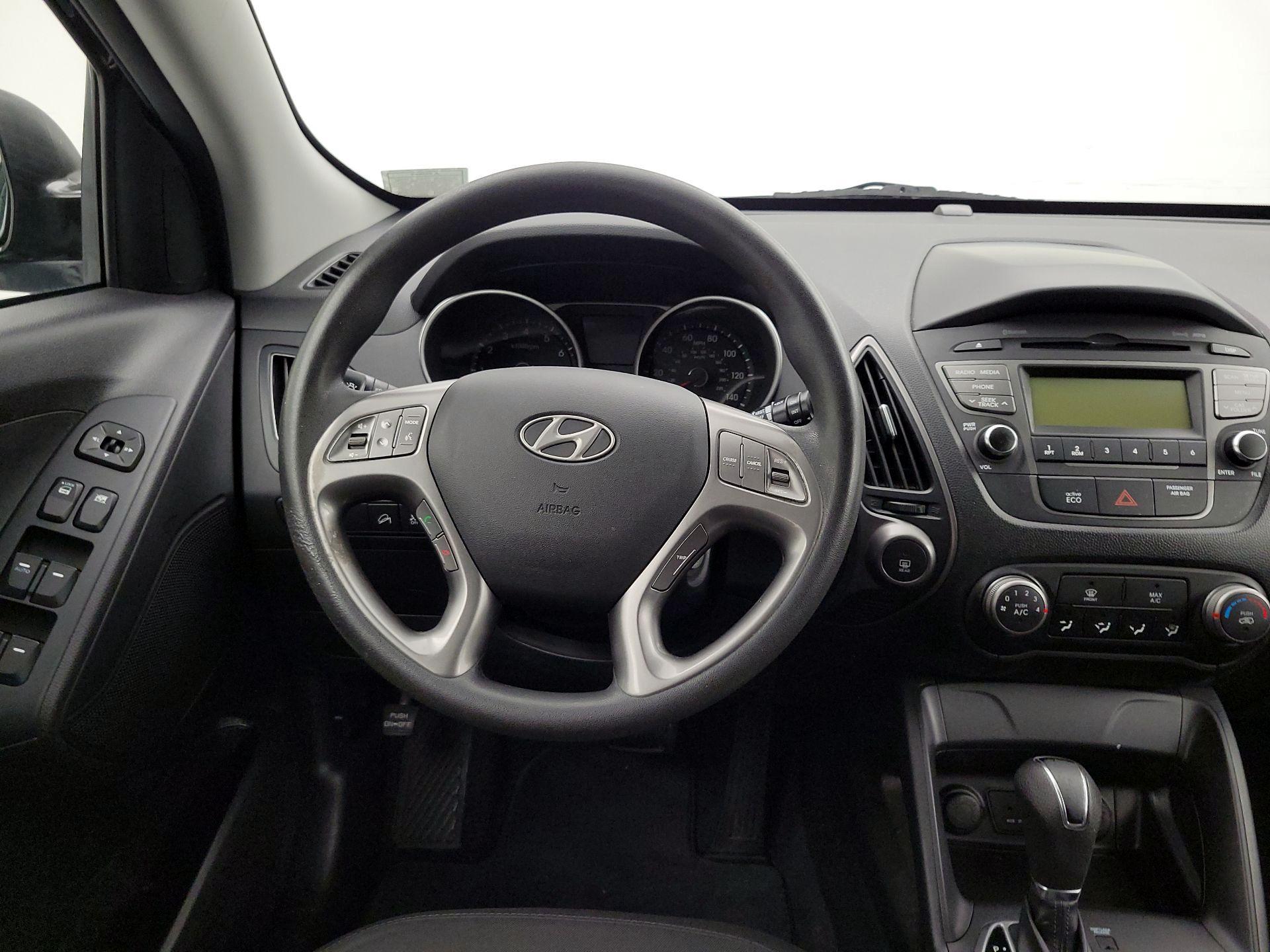 Thumbnail: 2015 Hyundai Tucson - 10