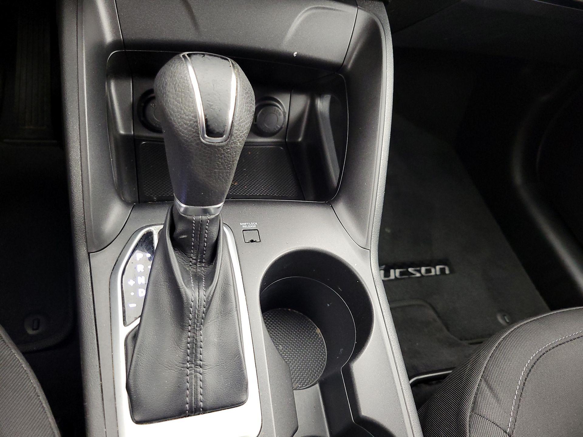 Thumbnail: 2015 Hyundai Tucson - 17