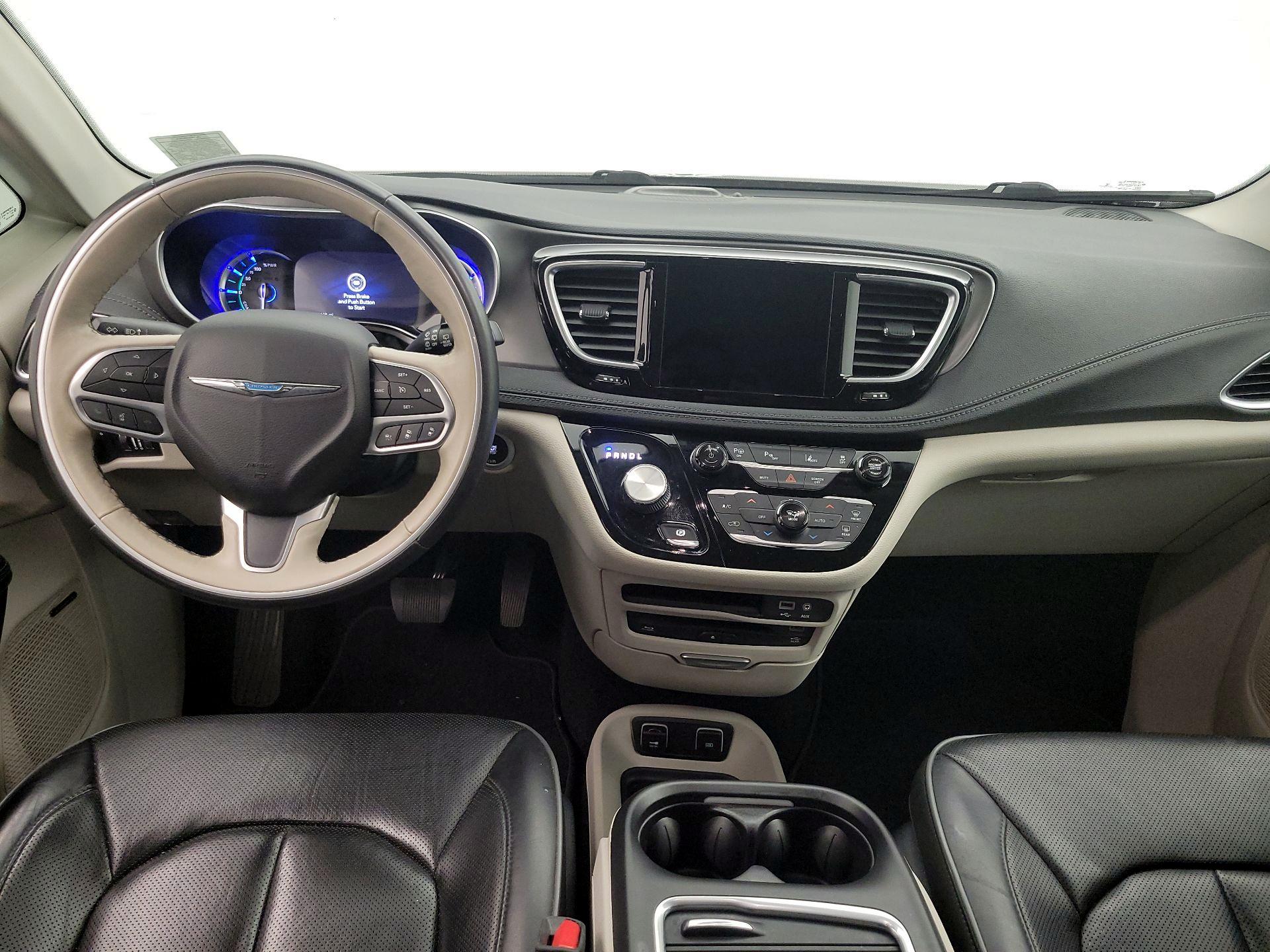 Thumbnail: 2019 Chrysler Pacifica - 9