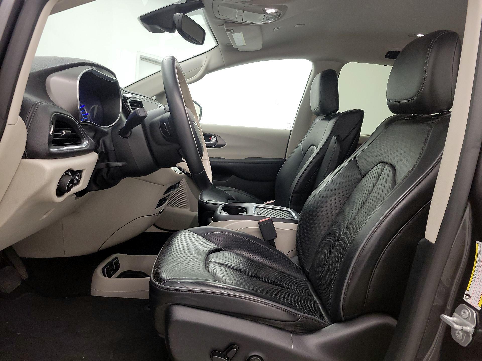 Thumbnail: 2019 Chrysler Pacifica - 11
