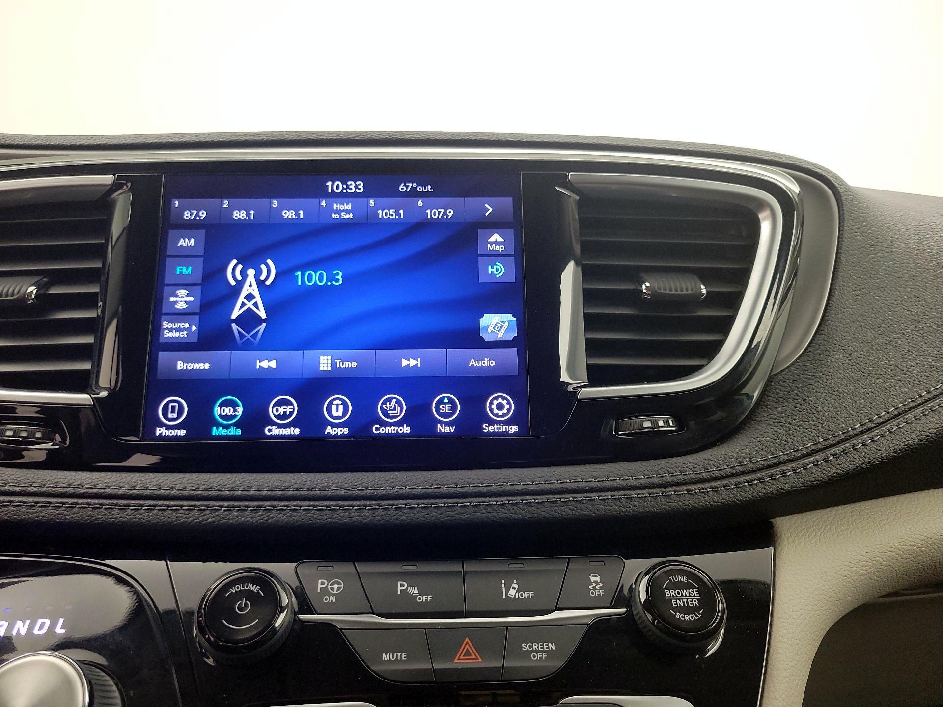 Thumbnail: 2019 Chrysler Pacifica - 16