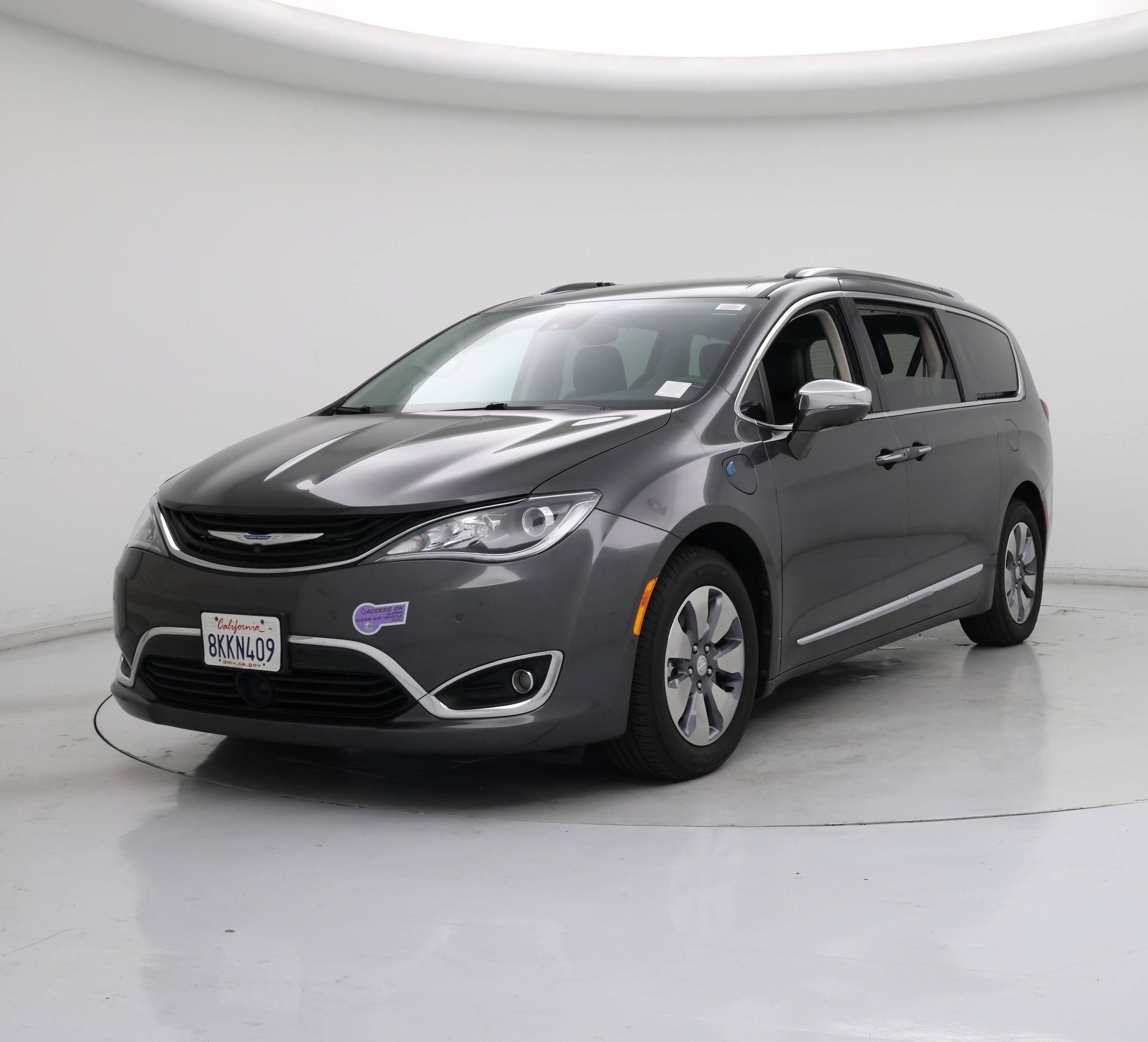 Thumbnail: 2019 Chrysler Pacifica - 4