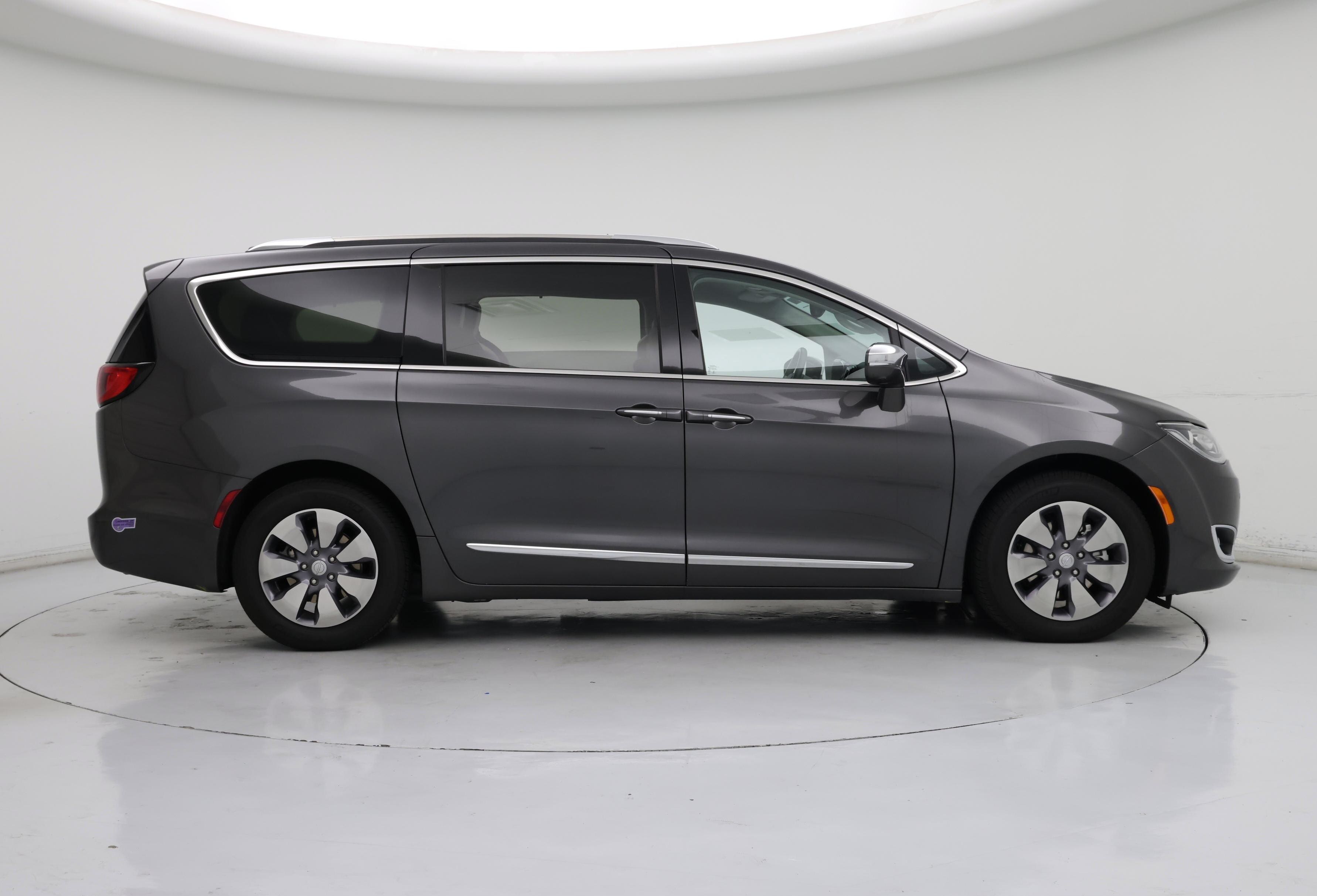 Thumbnail: 2019 Chrysler Pacifica - 7