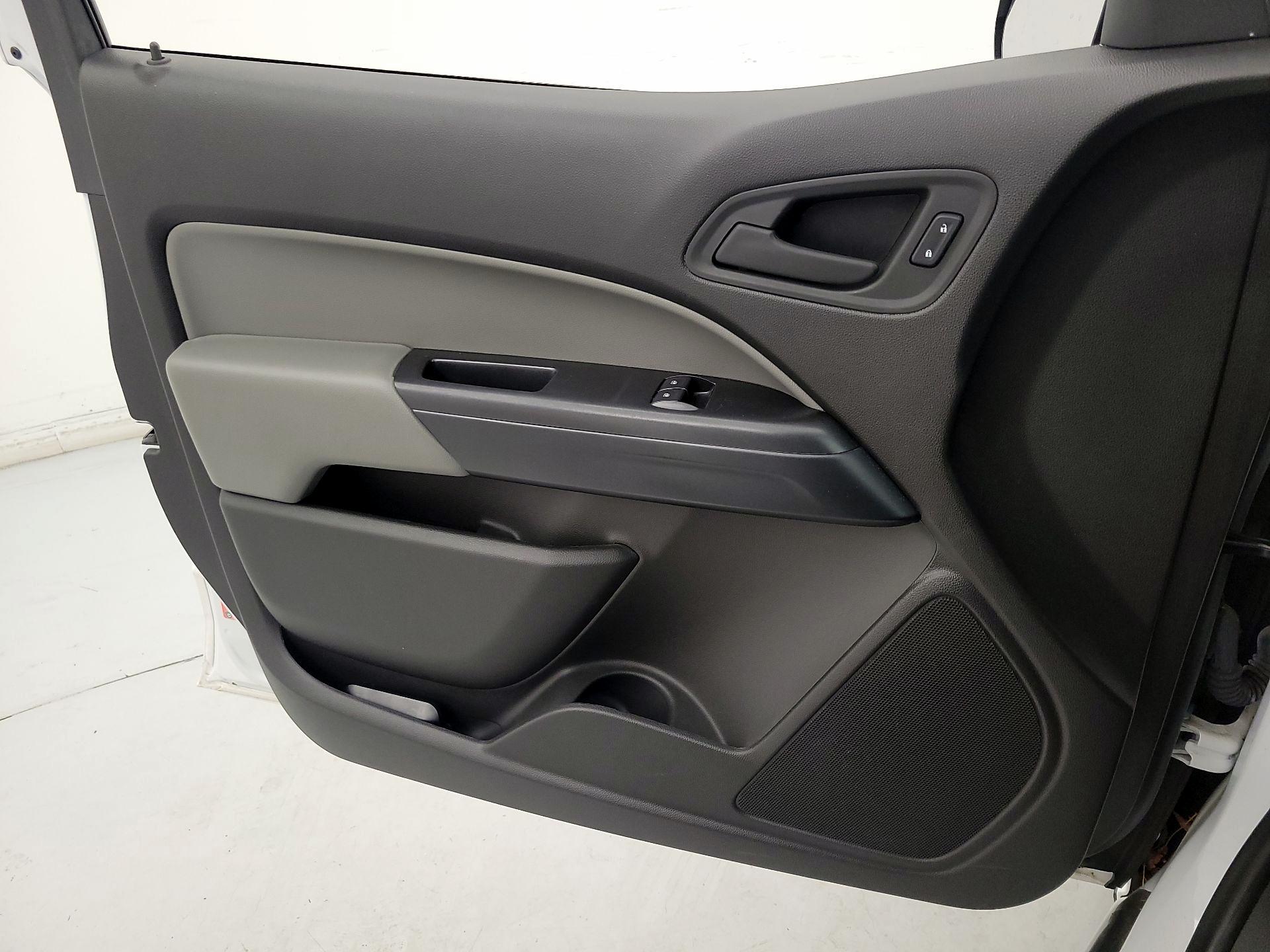 Thumbnail: 2016 Chevrolet Colorado - 12