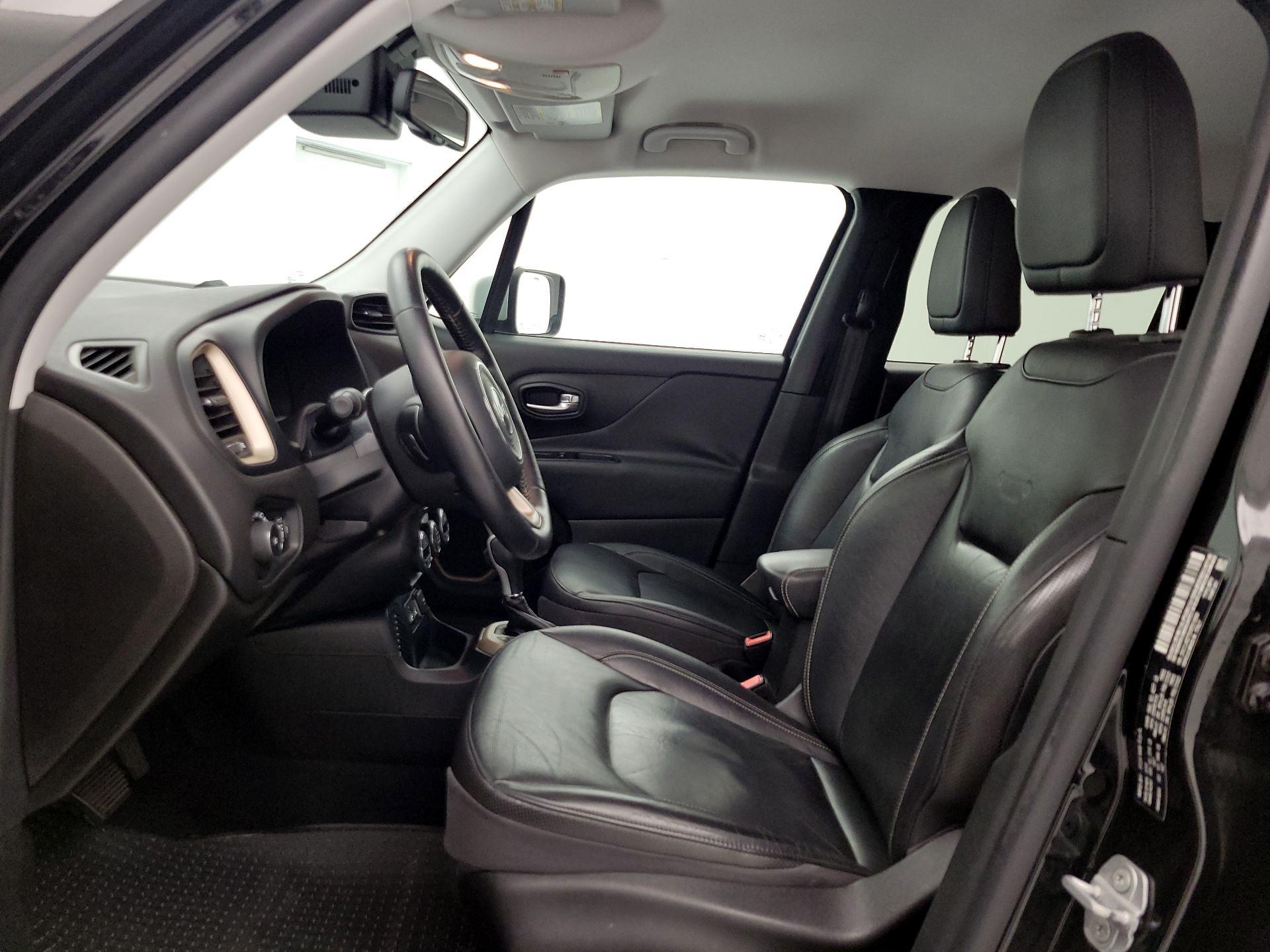 Thumbnail: 2016 Jeep Renegade - 11
