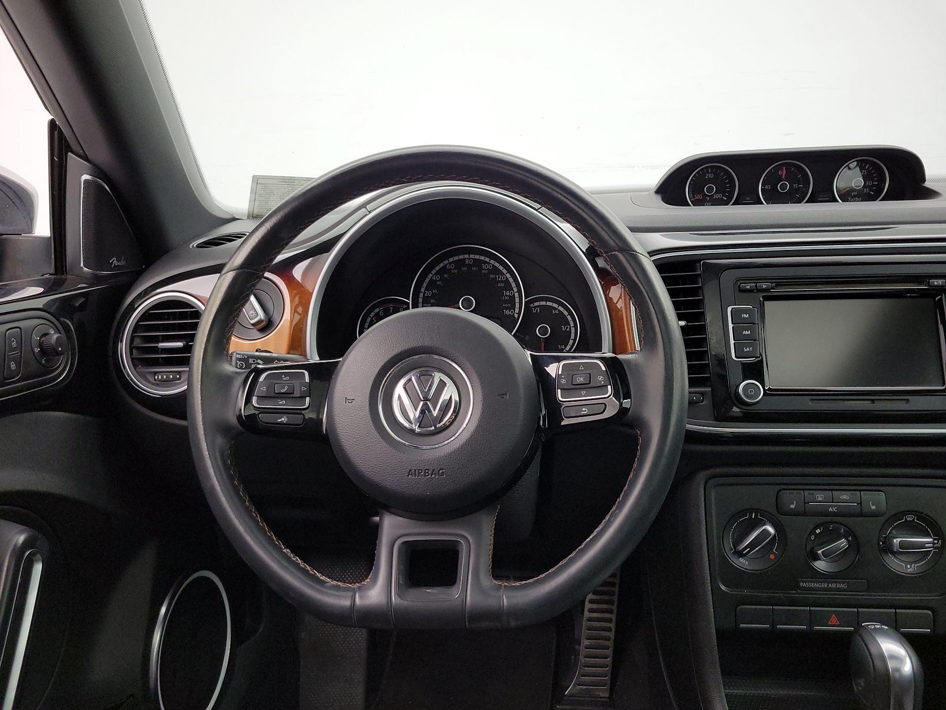 Thumbnail: 2013 Volkswagen Beetle - 10