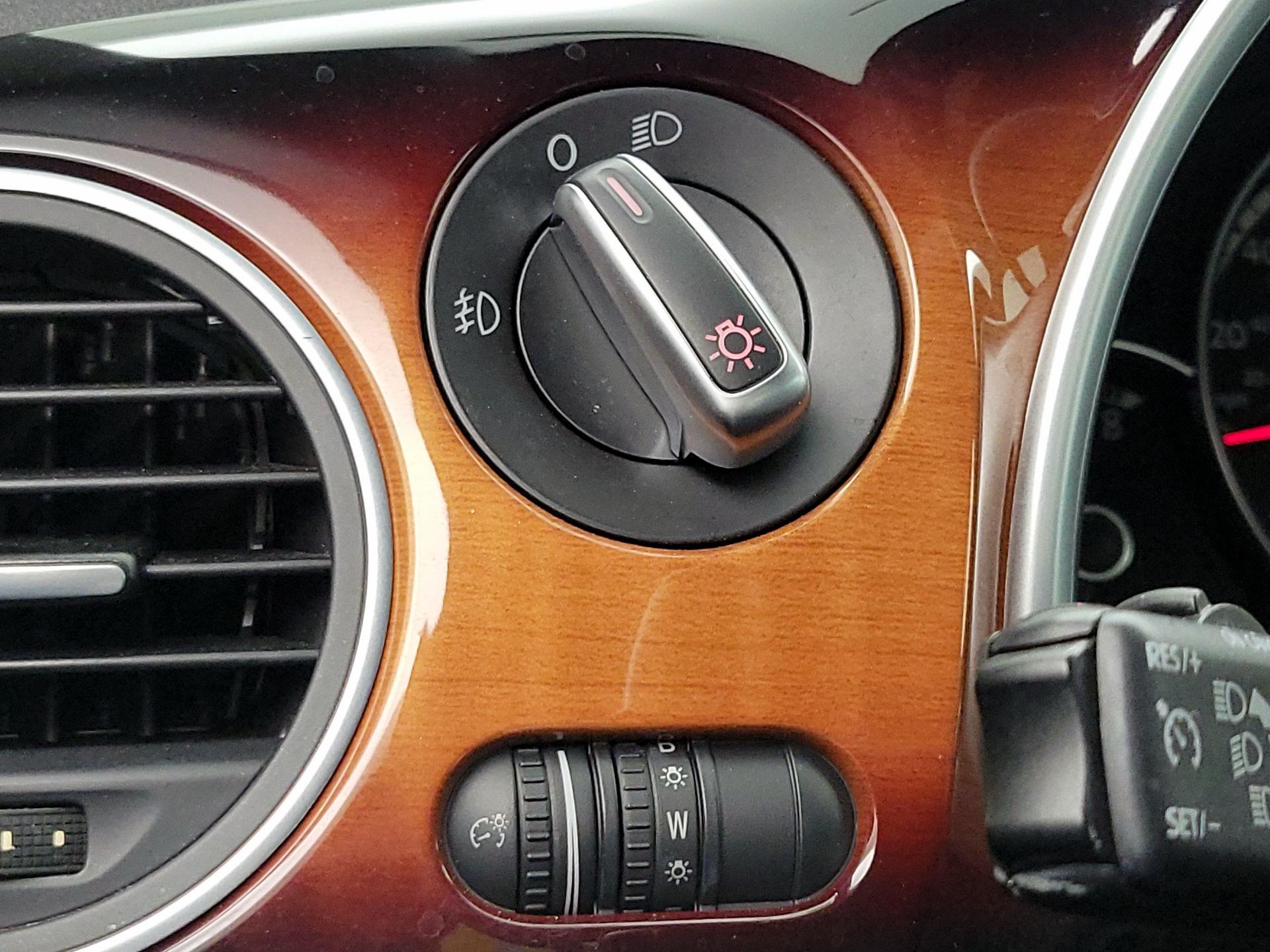 Thumbnail: 2013 Volkswagen Beetle - 13