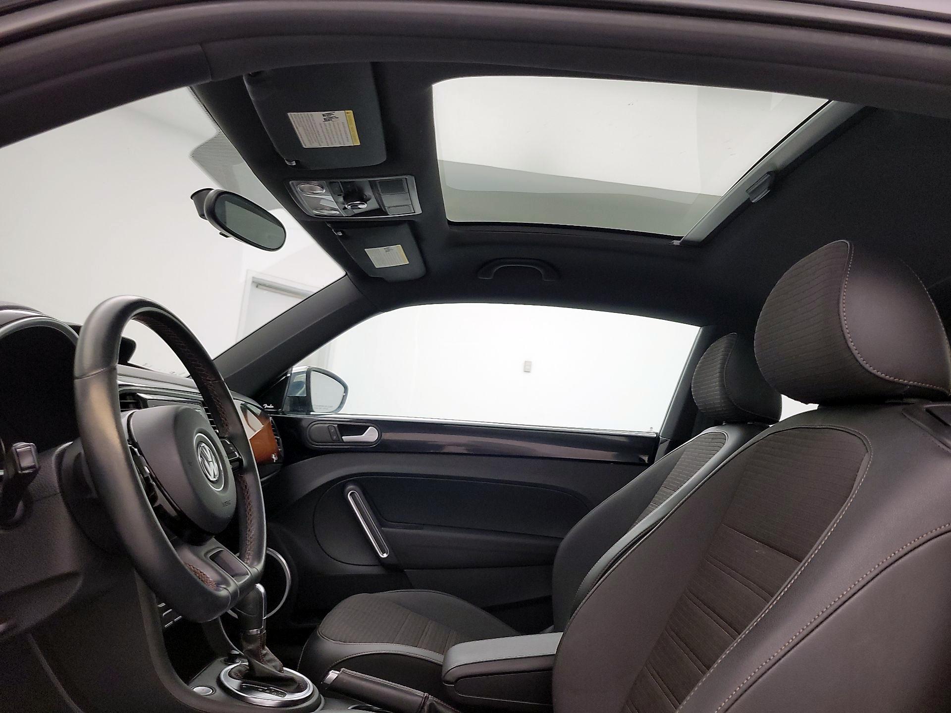 Thumbnail: 2013 Volkswagen Beetle - 18