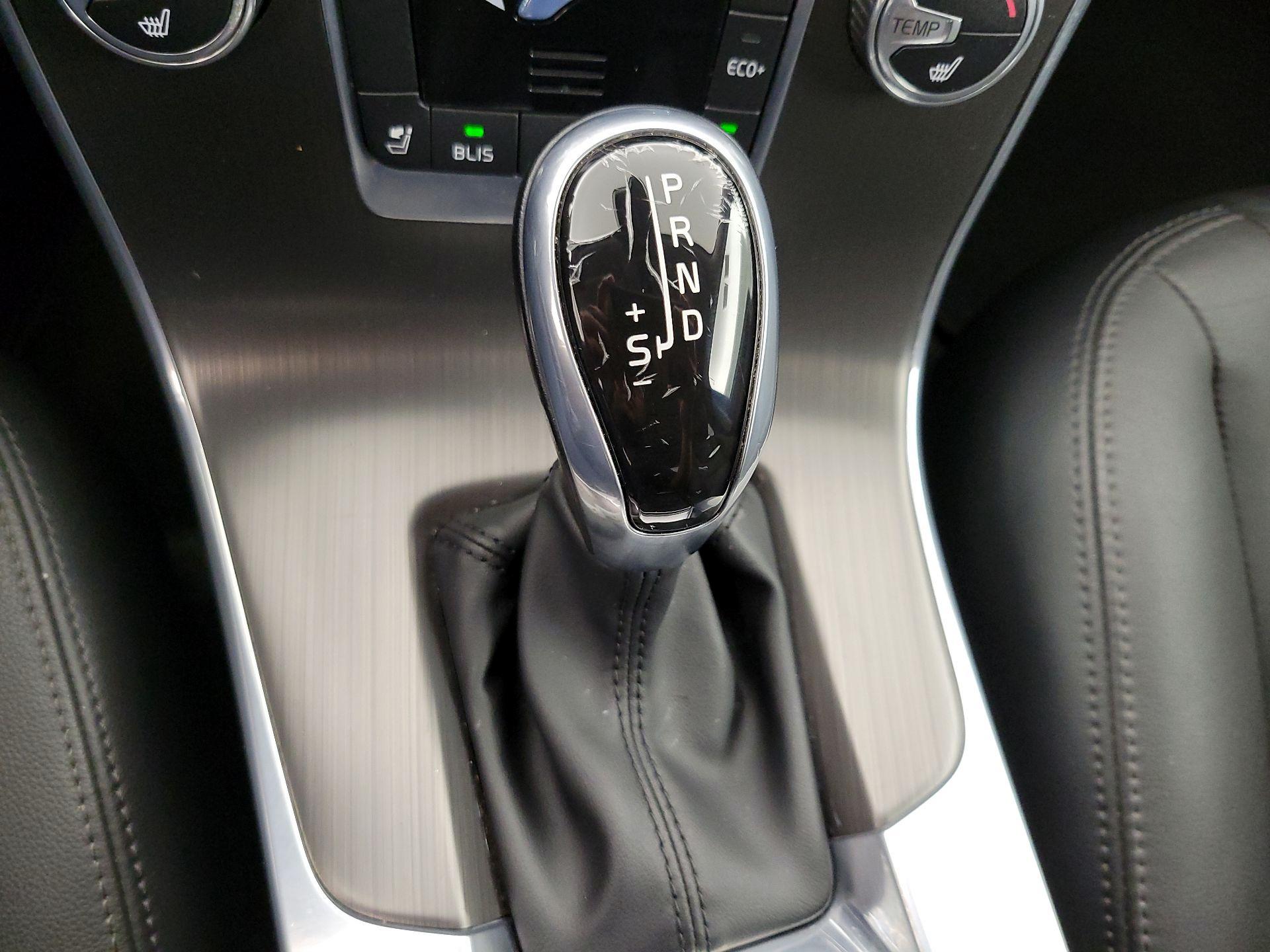 Thumbnail: 2016 Volvo S60 - 17
