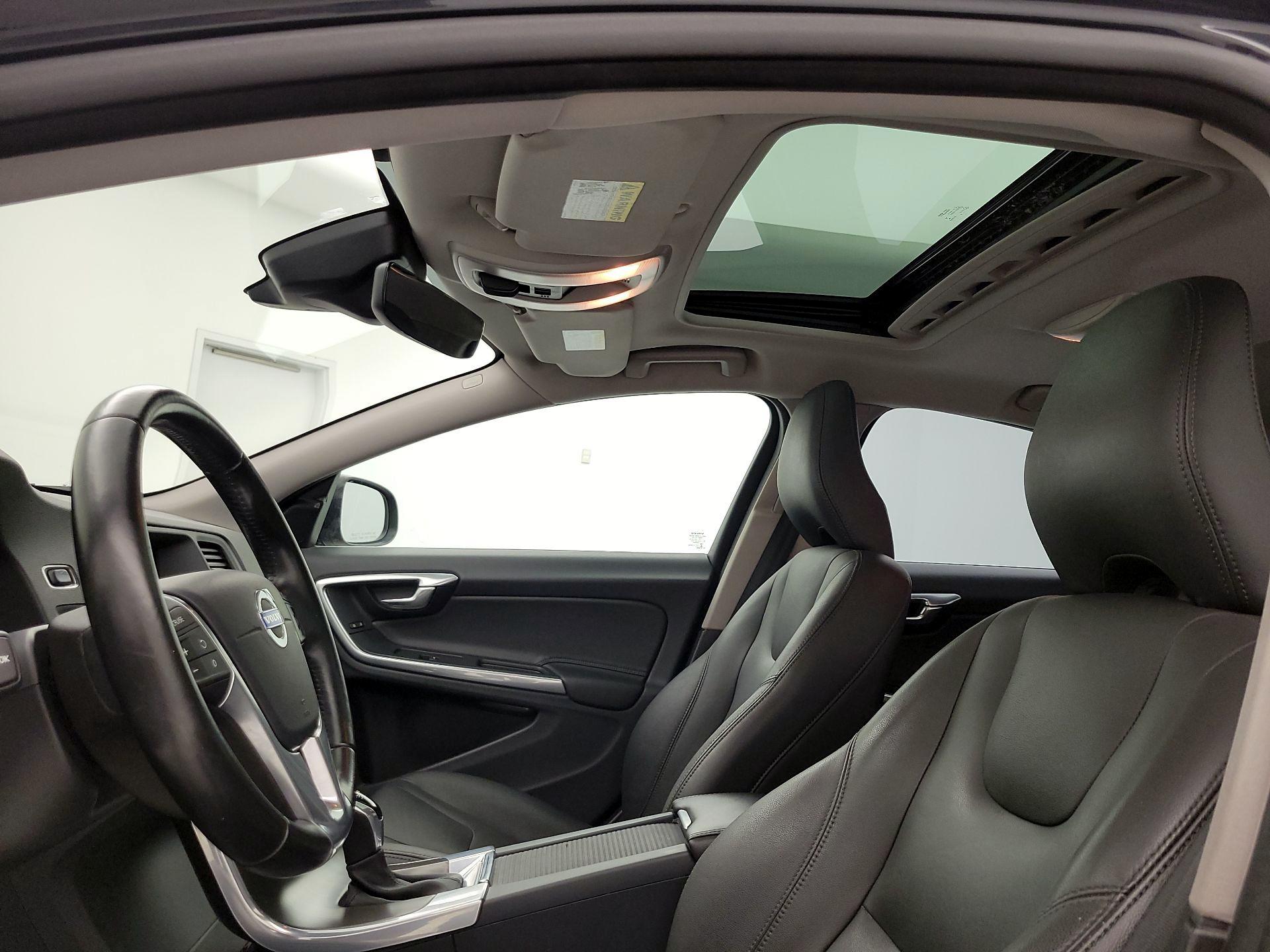 Thumbnail: 2016 Volvo S60 - 19