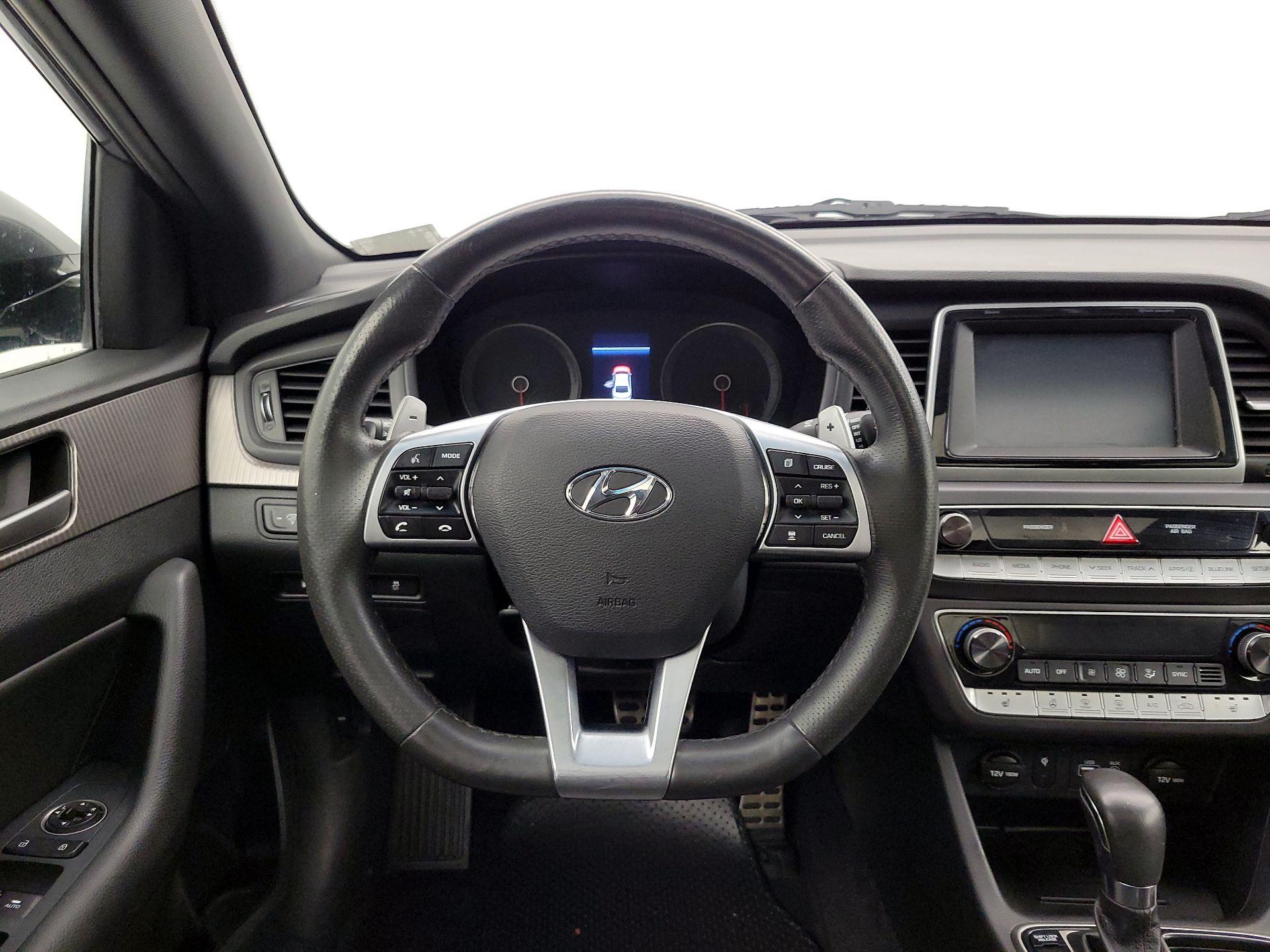 Thumbnail: 2019 Hyundai Sonata - 10