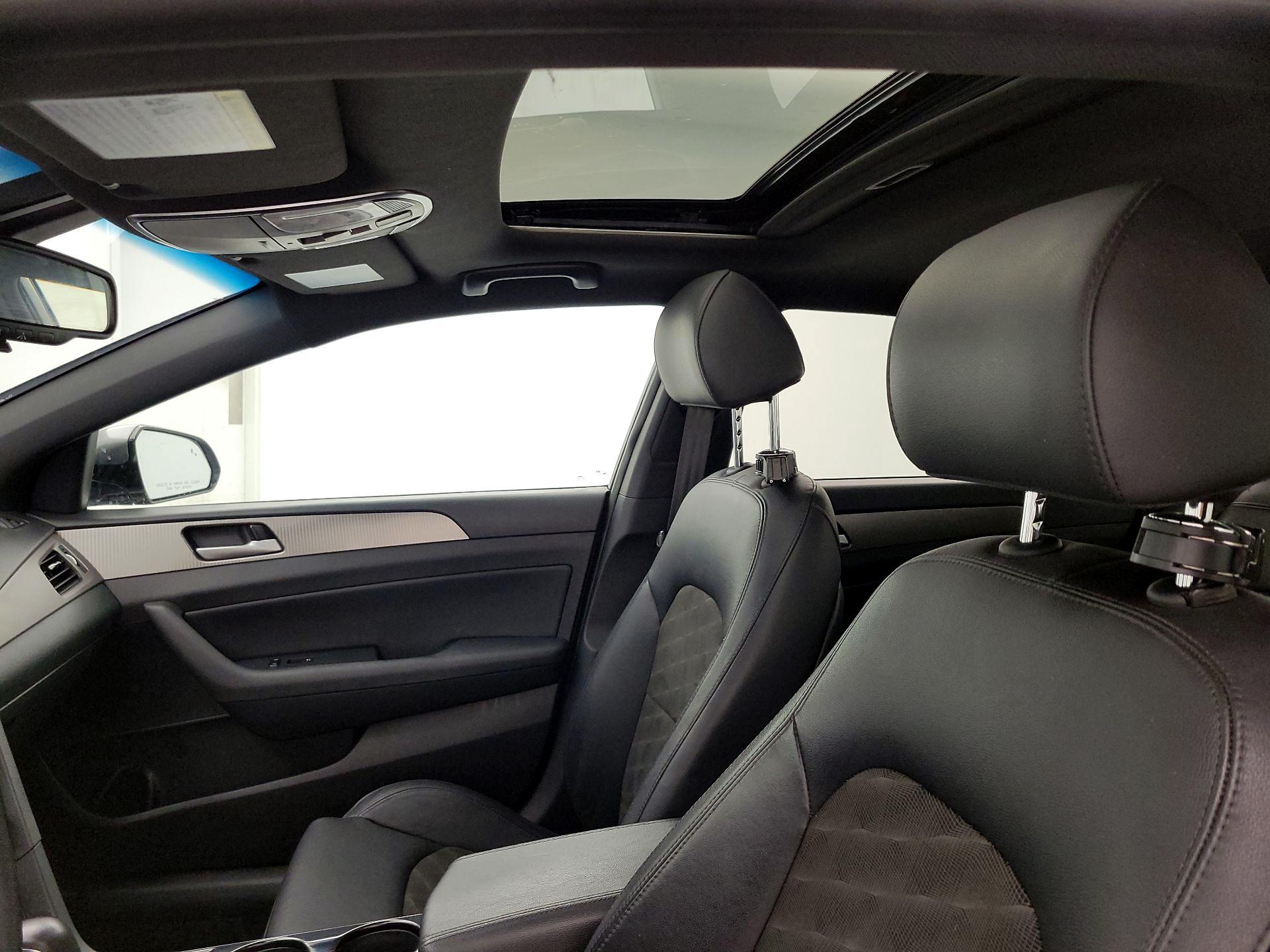 Thumbnail: 2019 Hyundai Sonata - 19