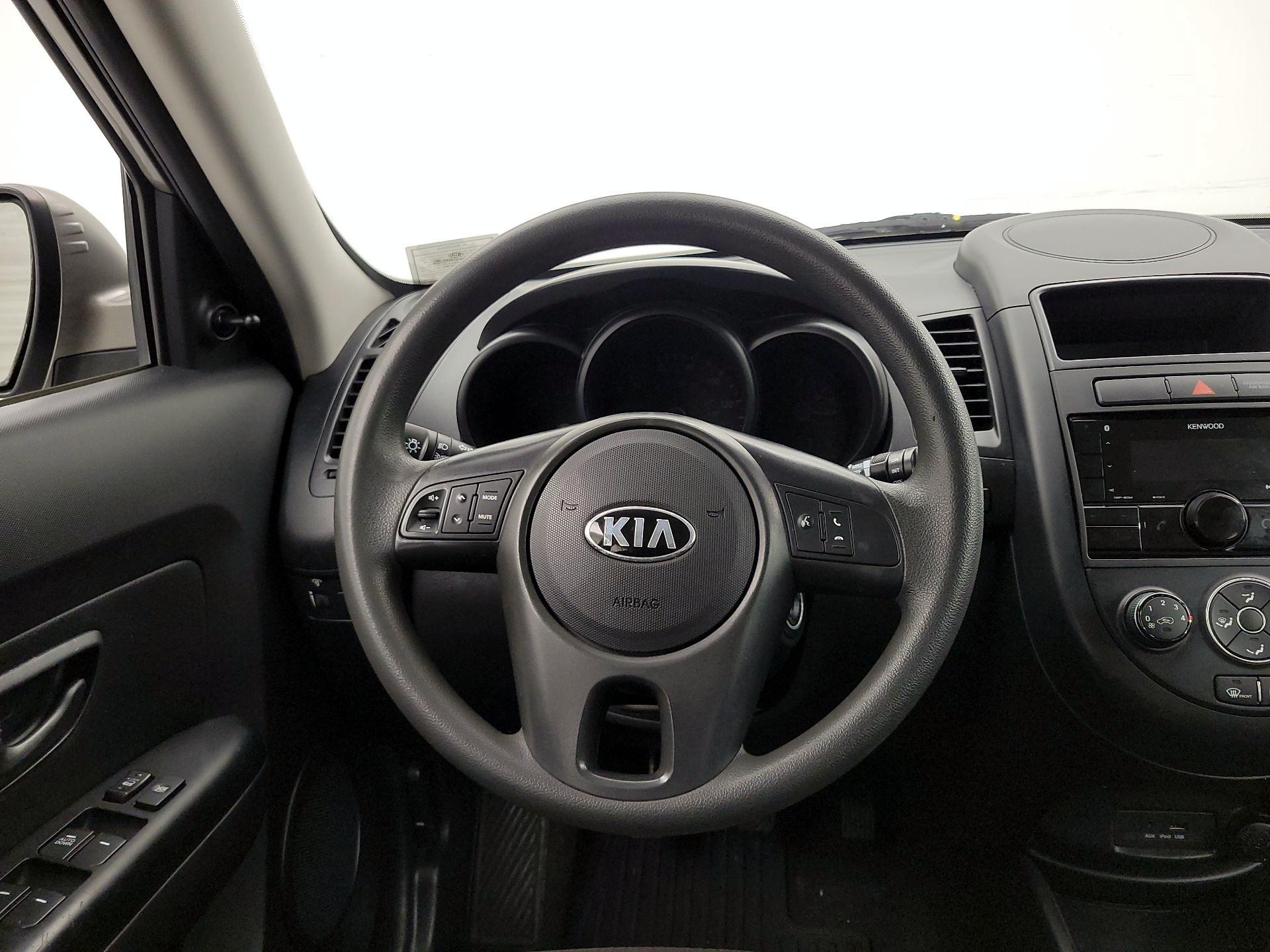 Thumbnail: 2013 Kia Soul - 10