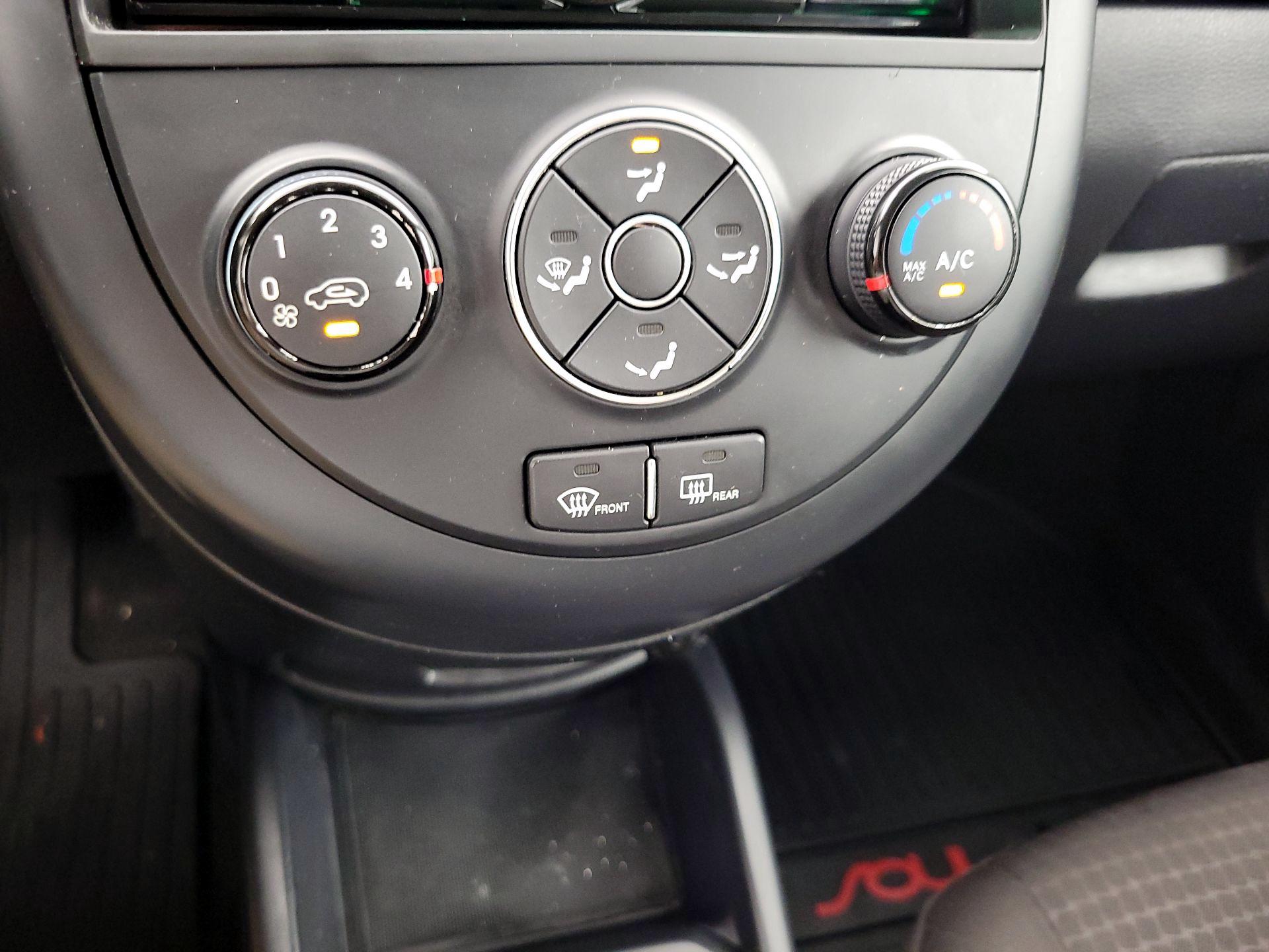 Thumbnail: 2013 Kia Soul - 15