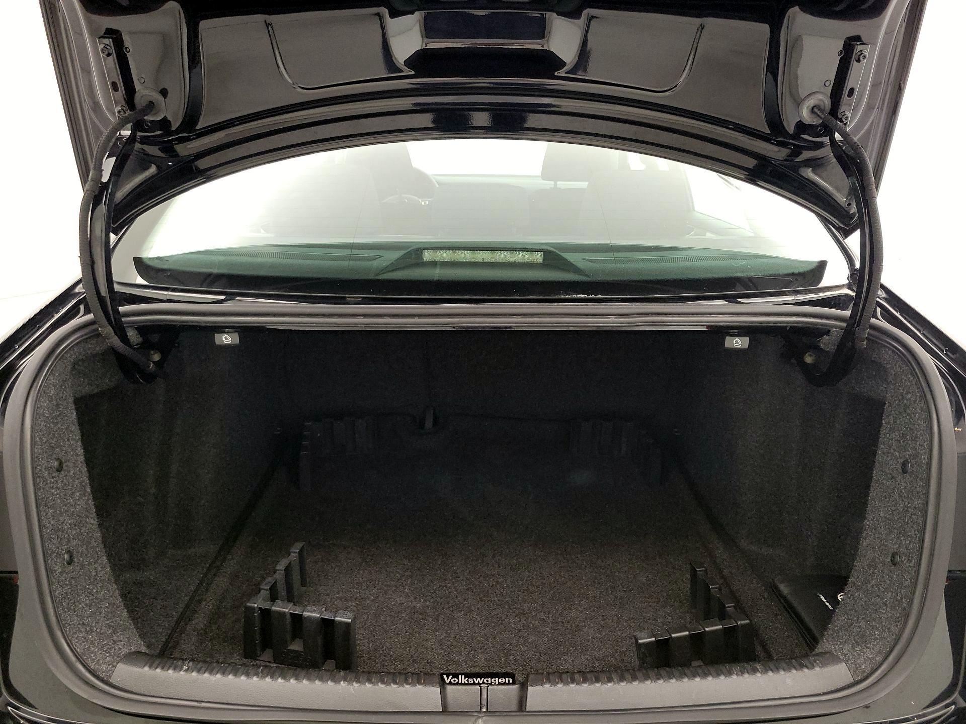 Thumbnail: 2017 Volkswagen Jetta - 20