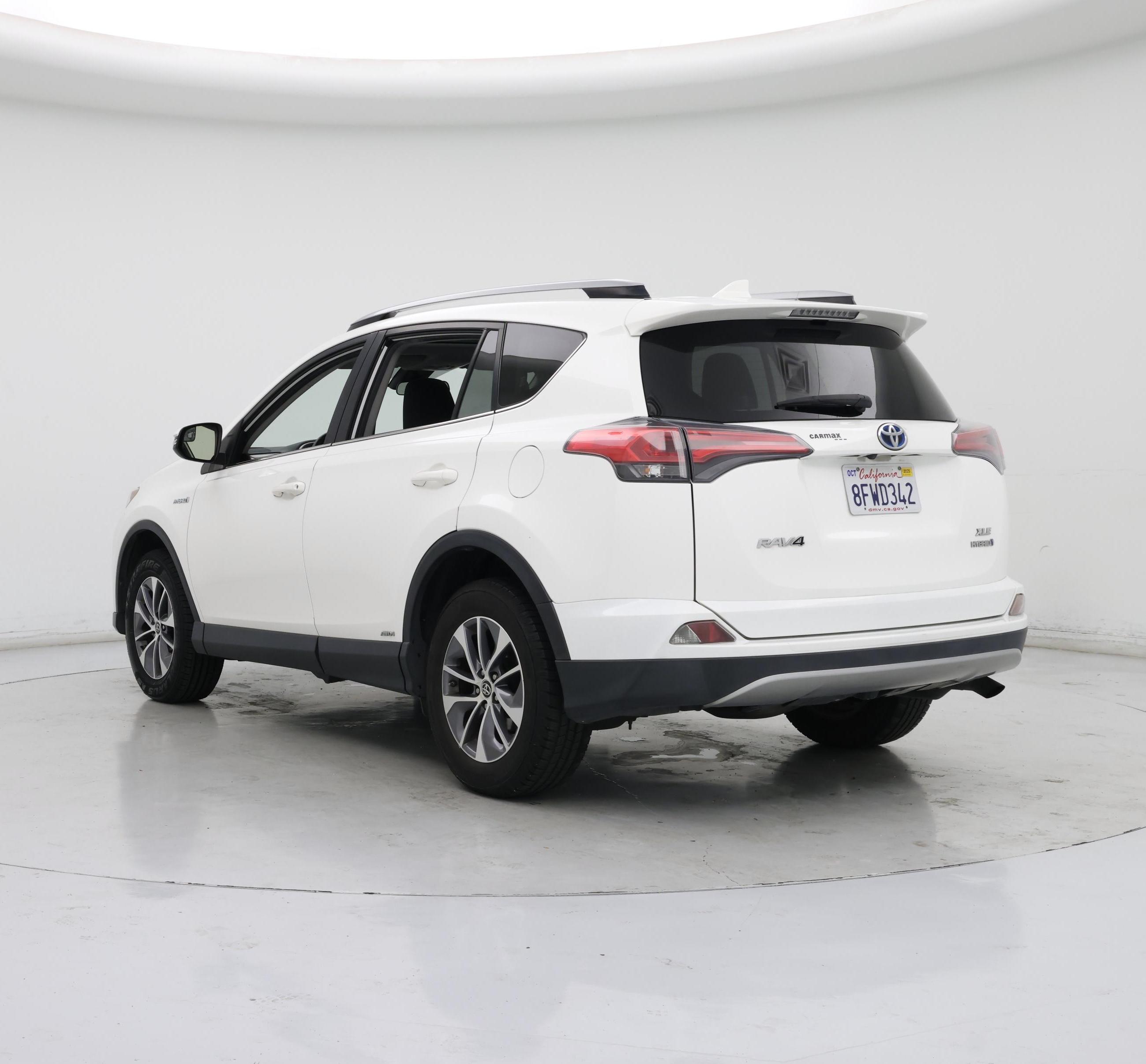Thumbnail: 2018 Toyota RAV4 - 2