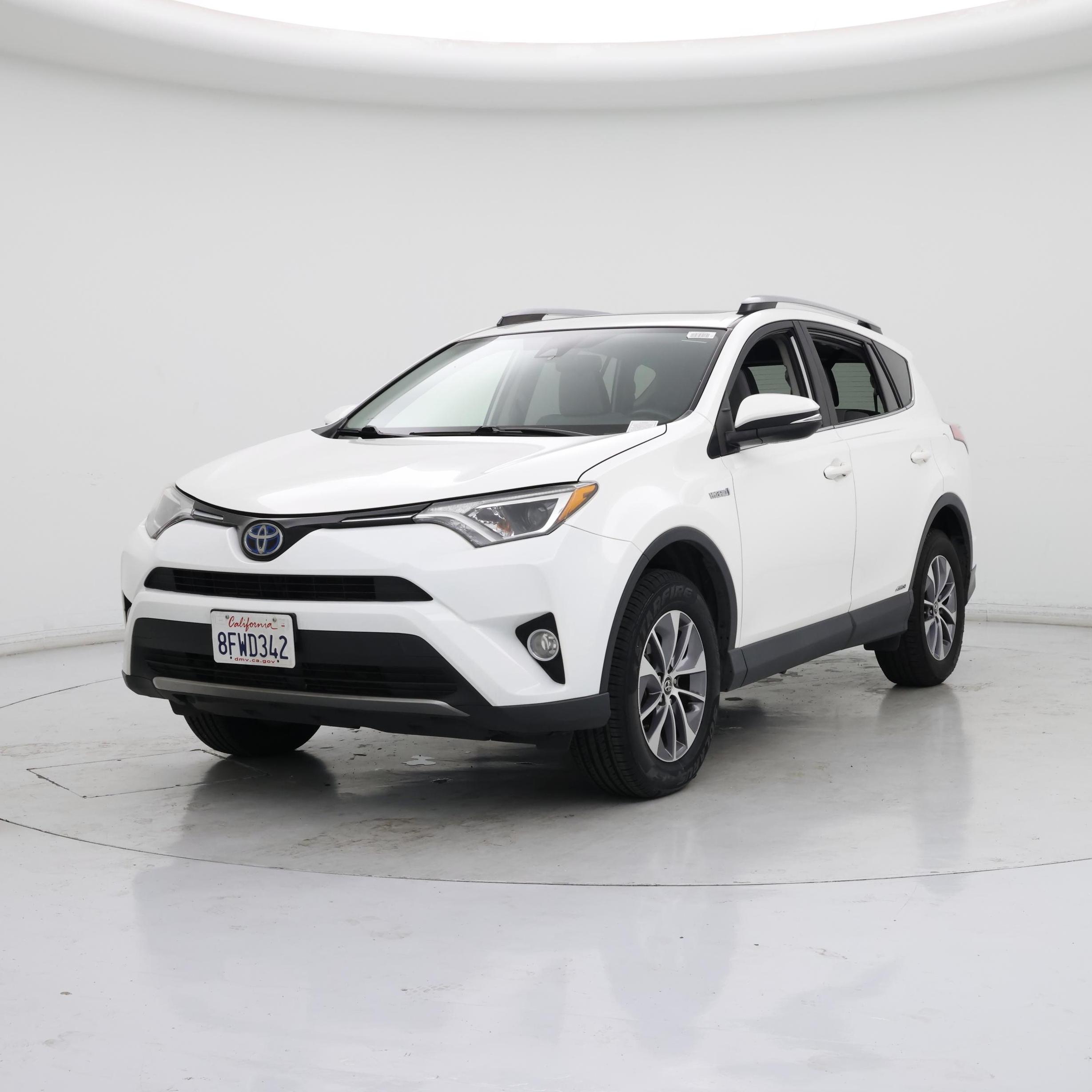 Thumbnail: 2018 Toyota RAV4 - 4