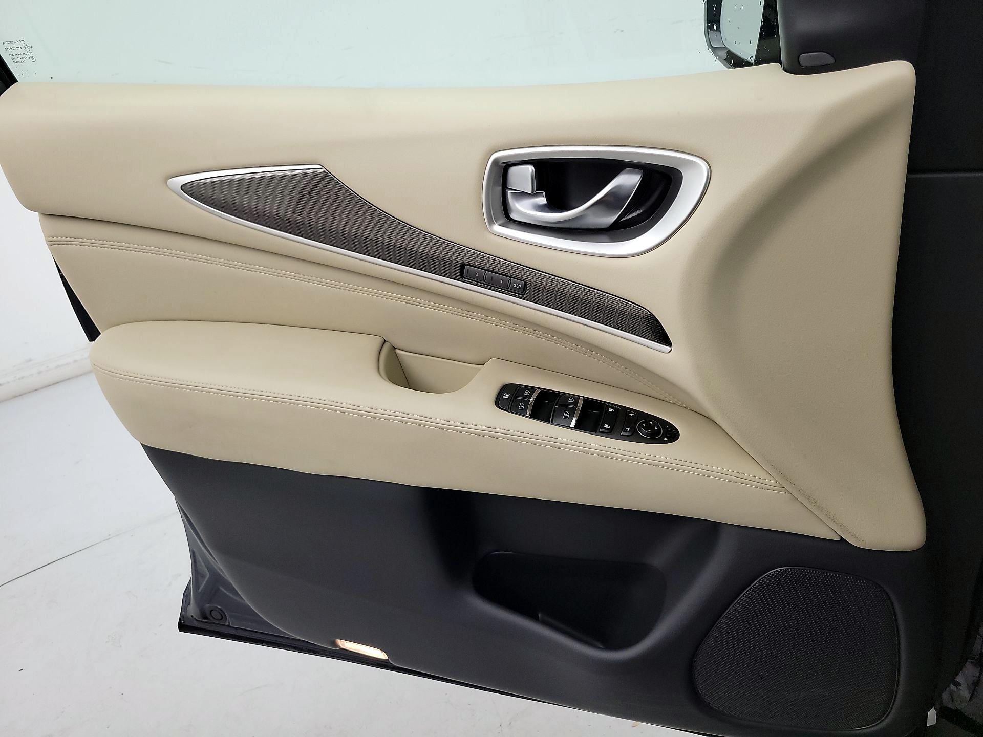 Thumbnail: 2019 INFINITI QX60 - 12