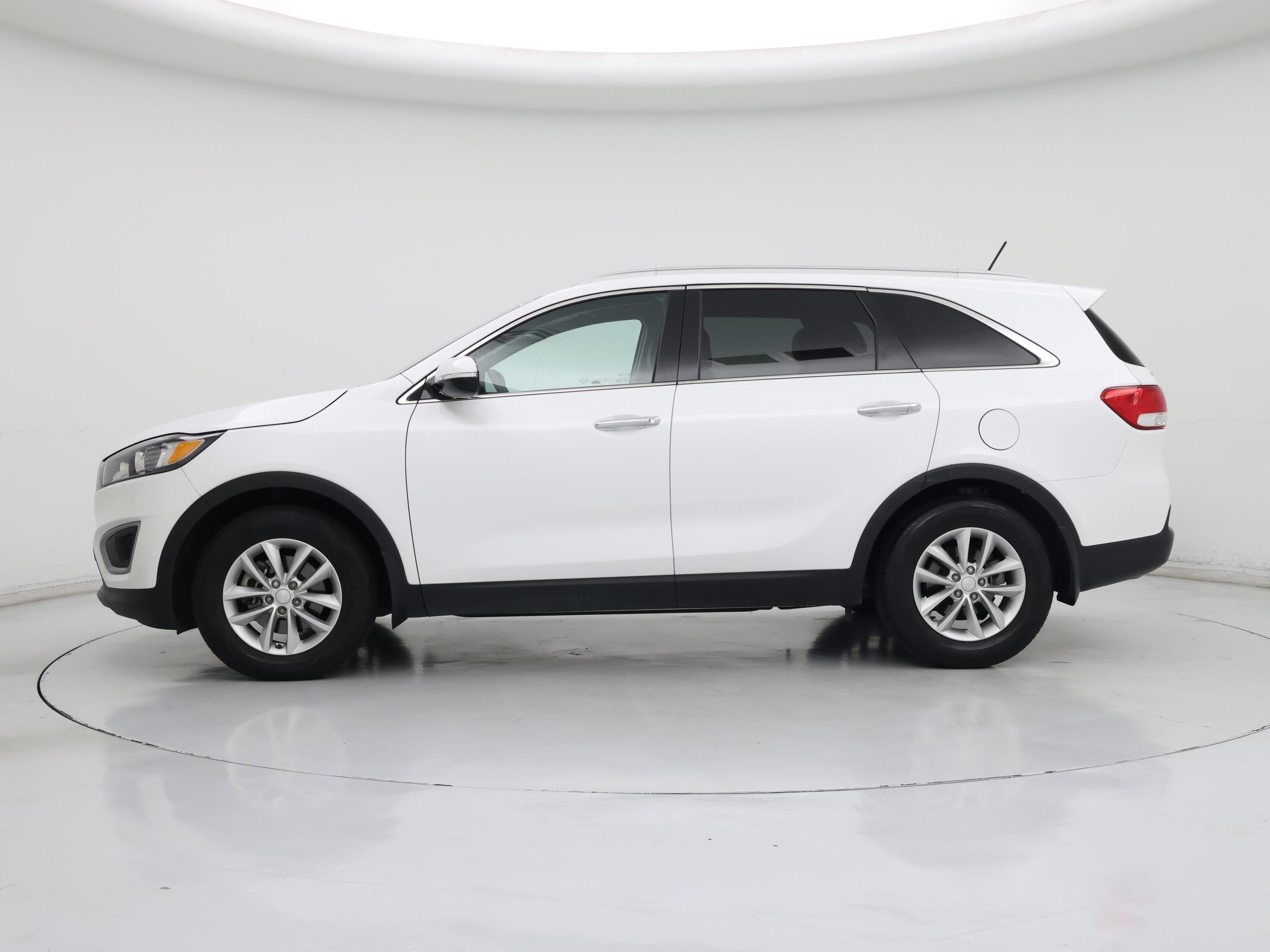 Thumbnail: 2018 Kia Sorento - 3