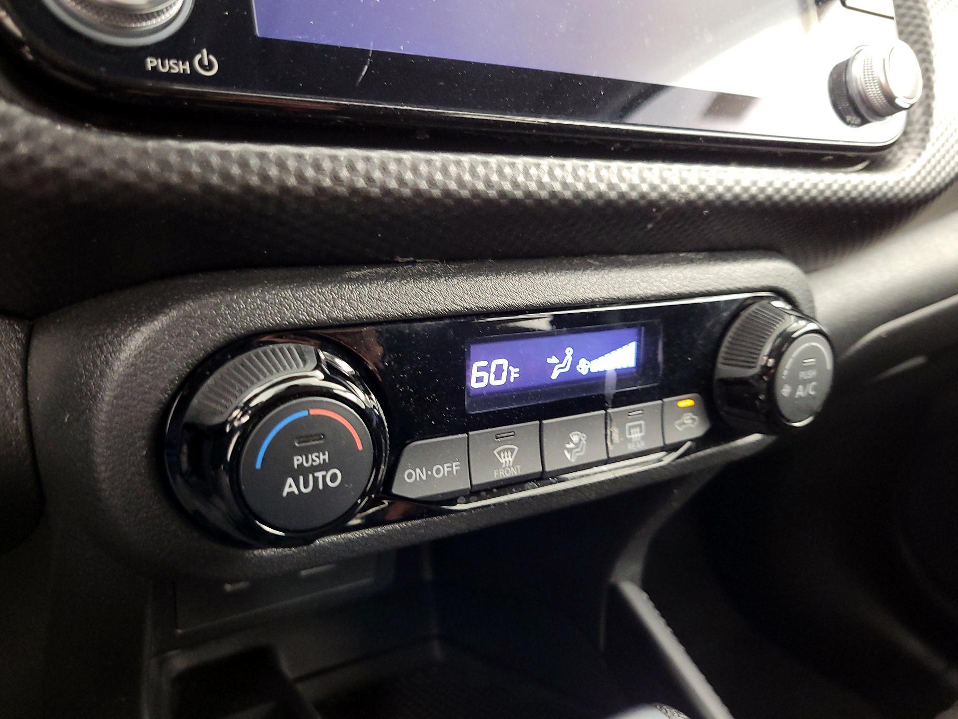 Thumbnail: 2021 Nissan Kicks - 15