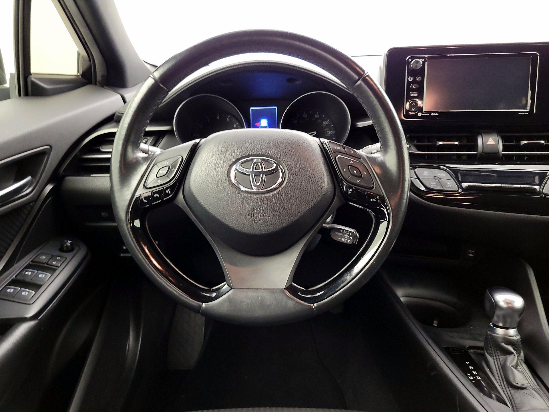 Thumbnail: 2018 Toyota C-HR - 10