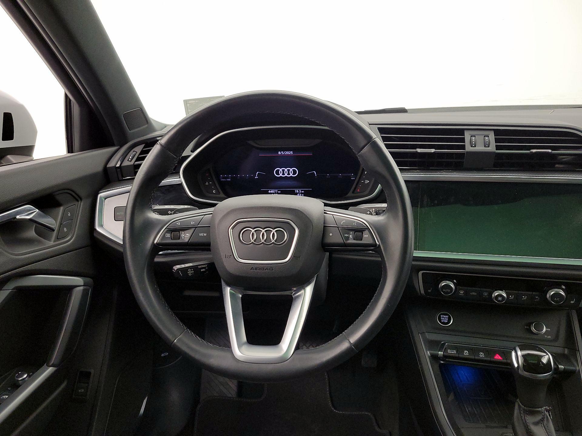 Thumbnail: 2021 Audi Q3 - 10