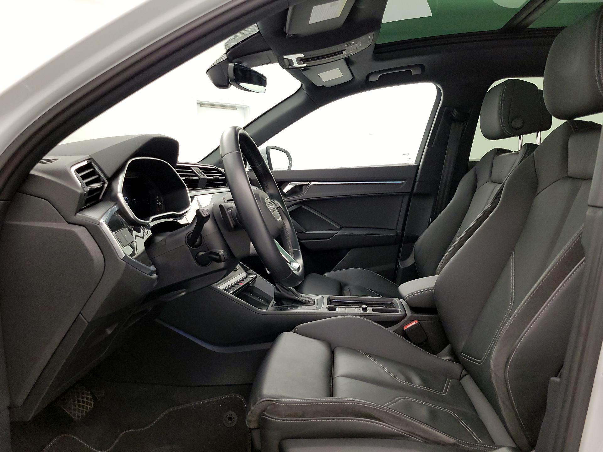Thumbnail: 2021 Audi Q3 - 11