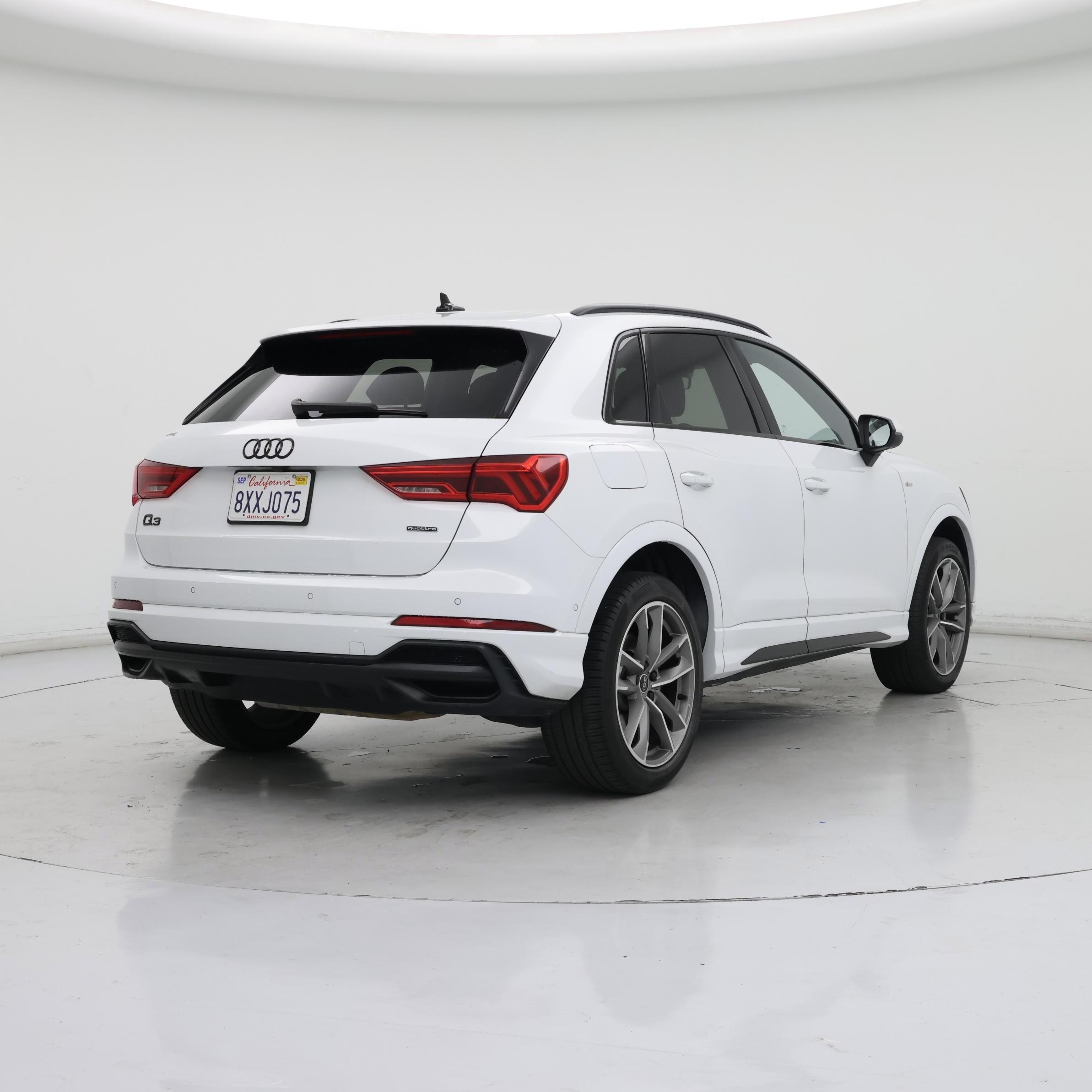 Thumbnail: 2021 Audi Q3 - 8