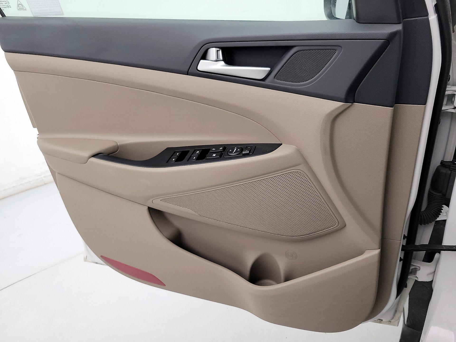 Thumbnail: 2019 Hyundai Tucson - 12