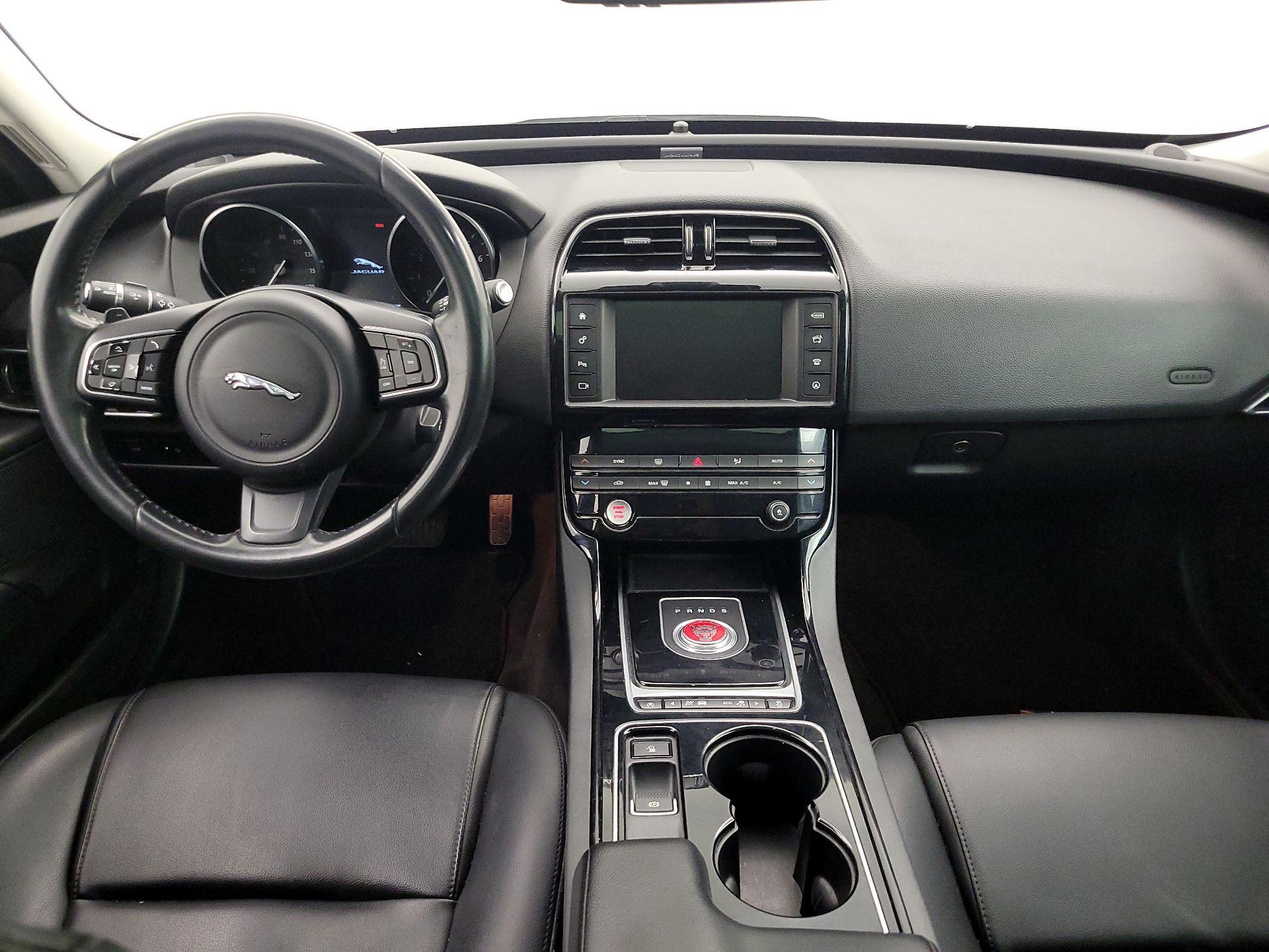 Thumbnail: 2017 Jaguar XE - 9