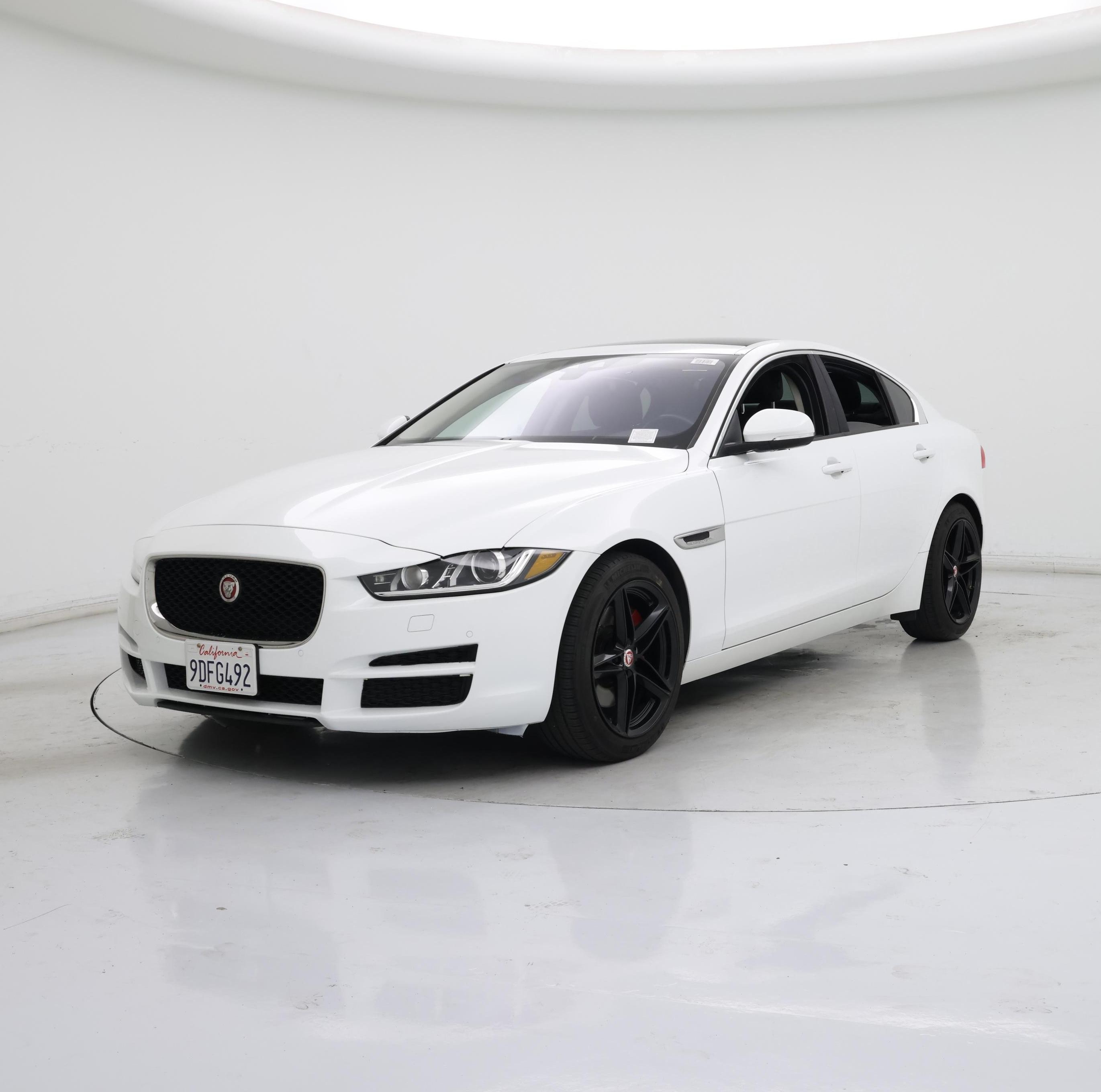 Thumbnail: 2017 Jaguar XE - 4