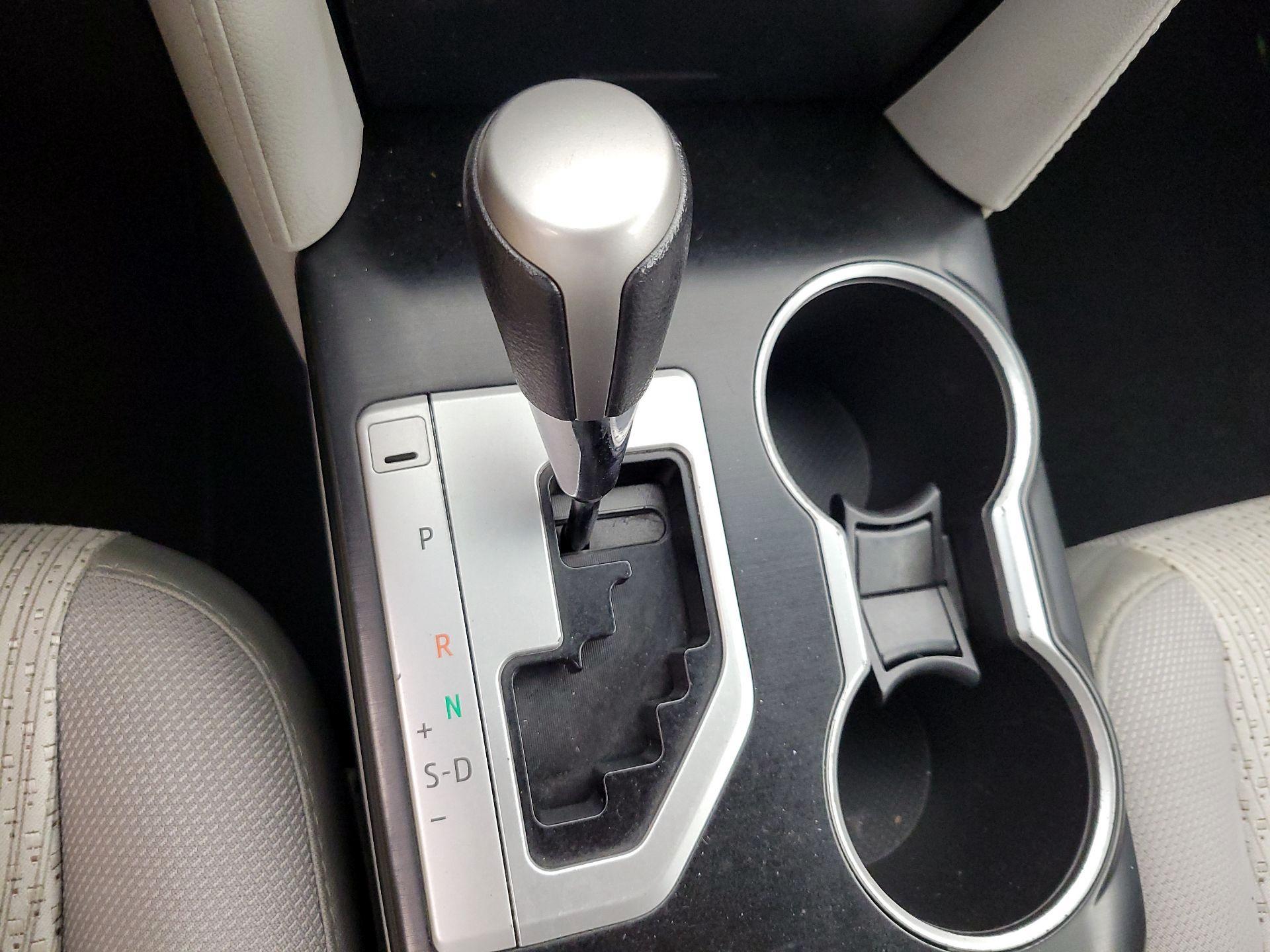 Thumbnail: 2014 Toyota Camry - 17