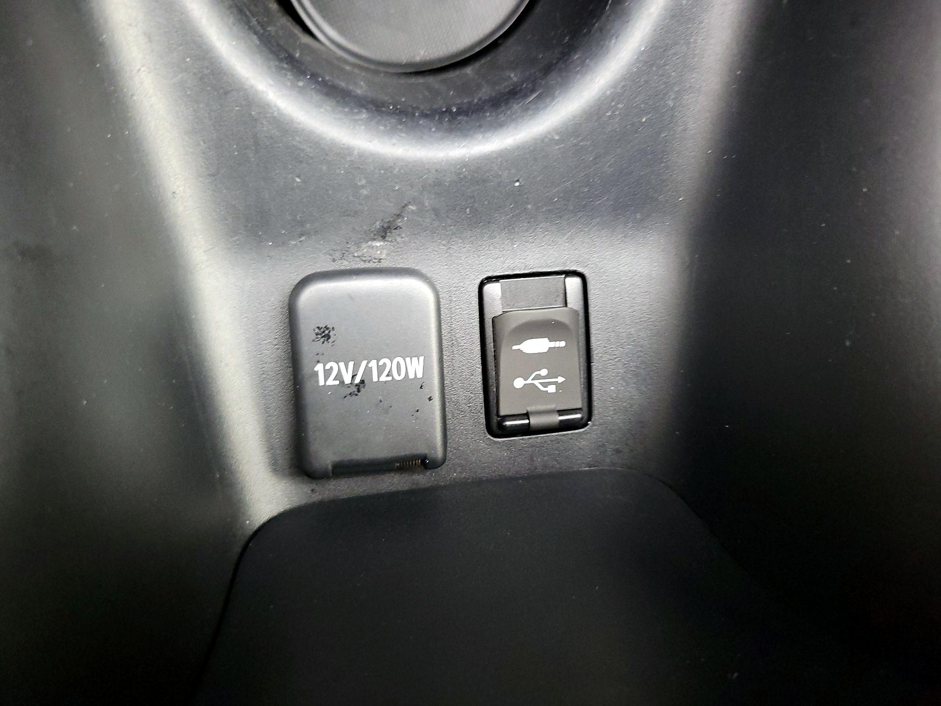Thumbnail: 2017 Toyota Prius - 18