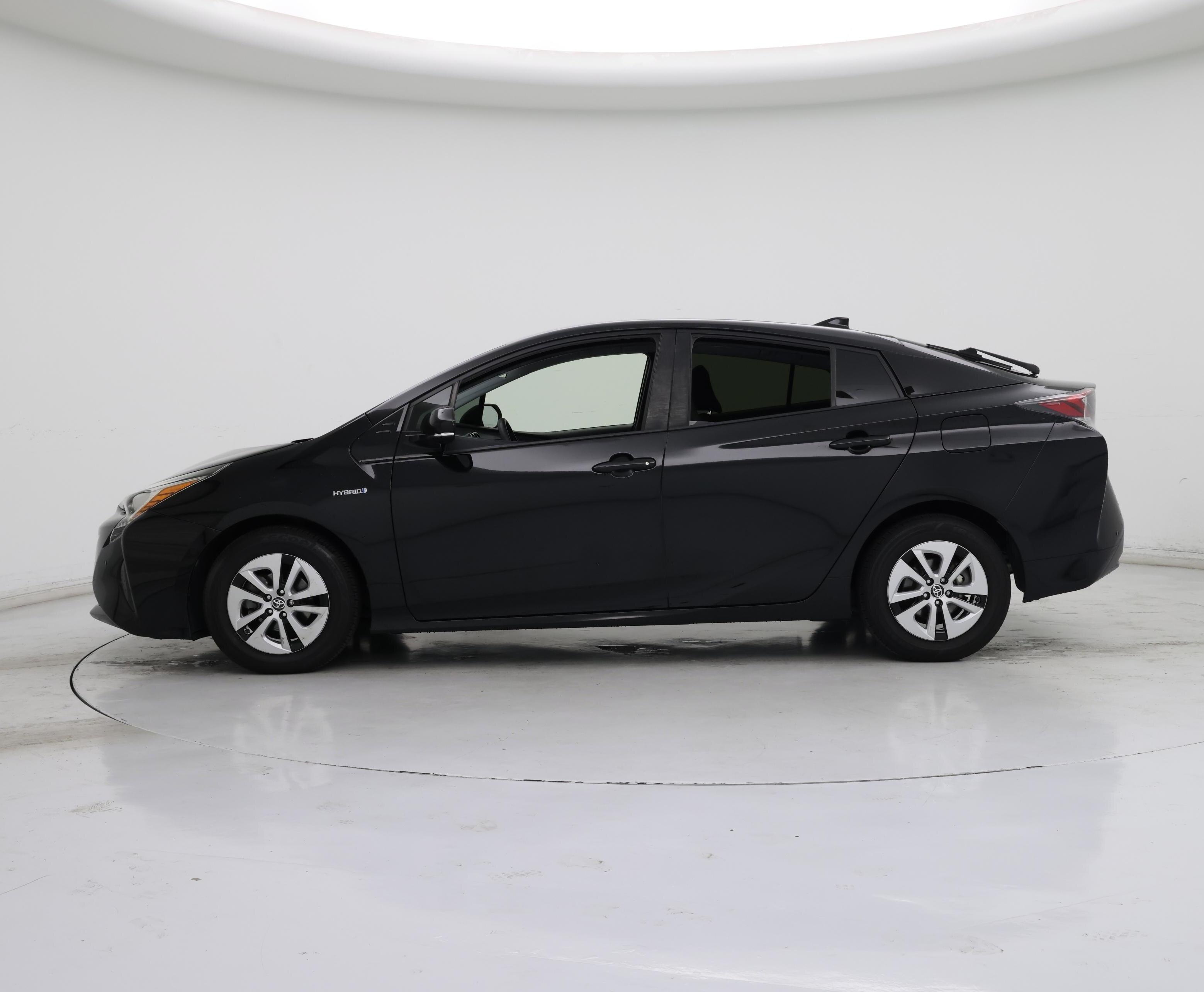 Thumbnail: 2017 Toyota Prius - 3