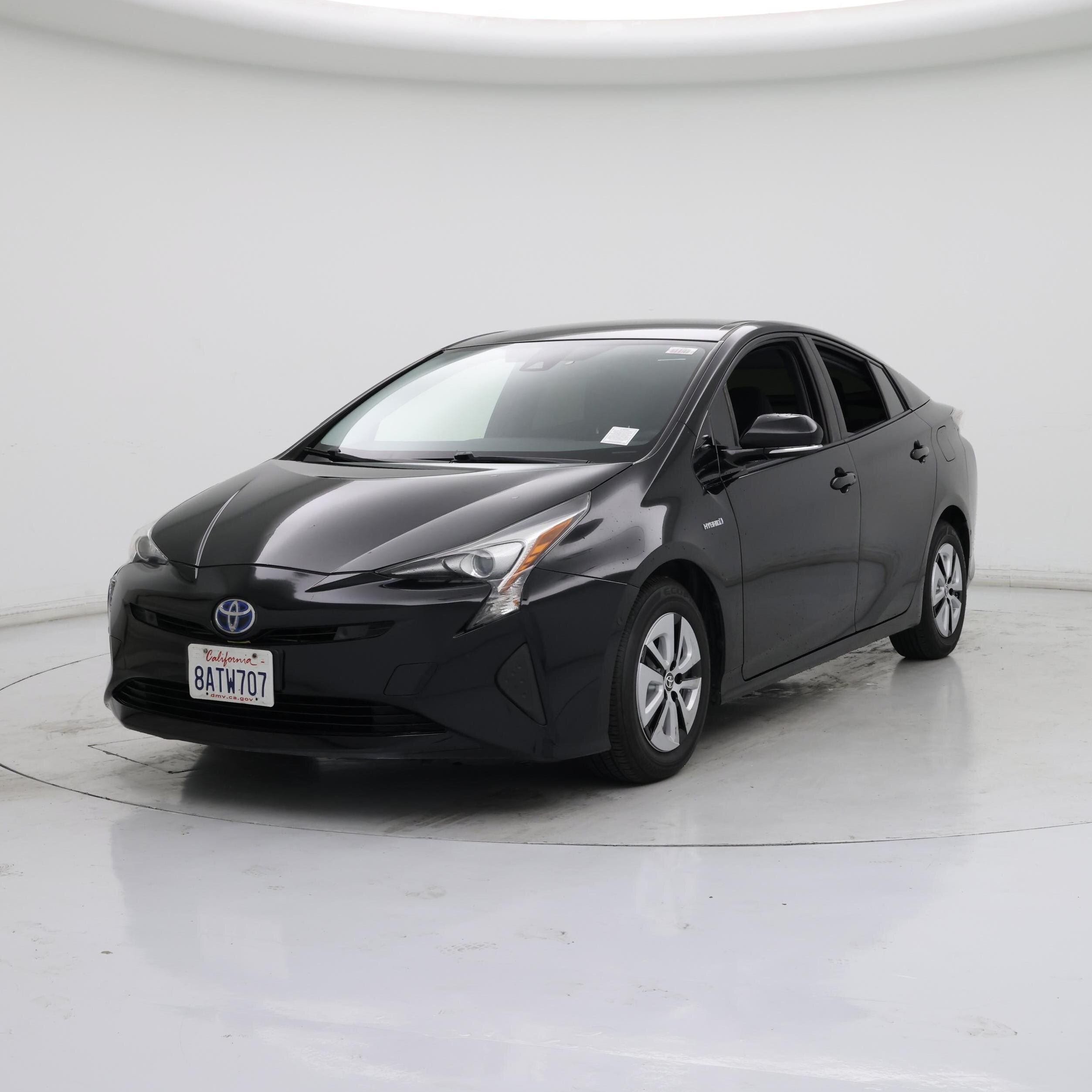 Thumbnail: 2017 Toyota Prius - 4