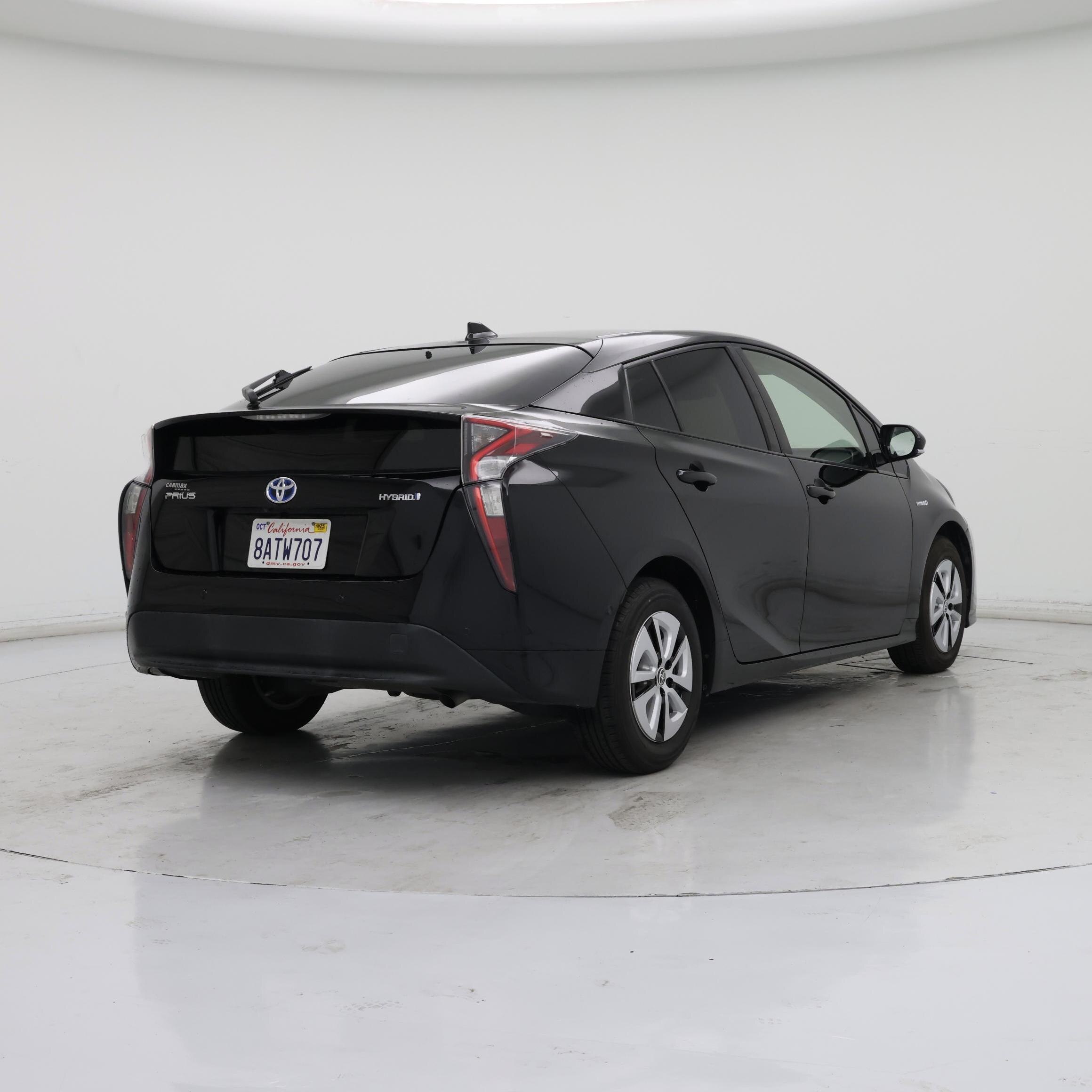 Thumbnail: 2017 Toyota Prius - 8