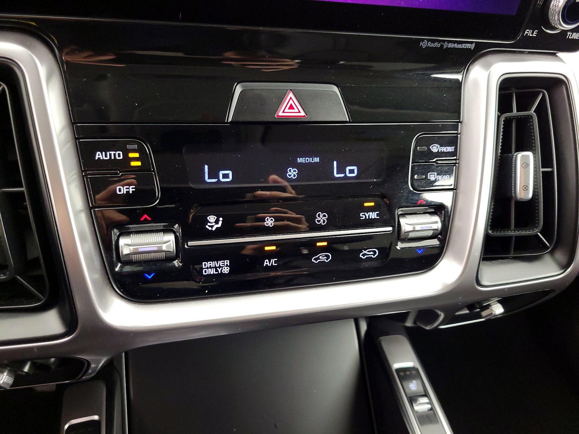 Thumbnail: 2022 Kia Sorento - 17