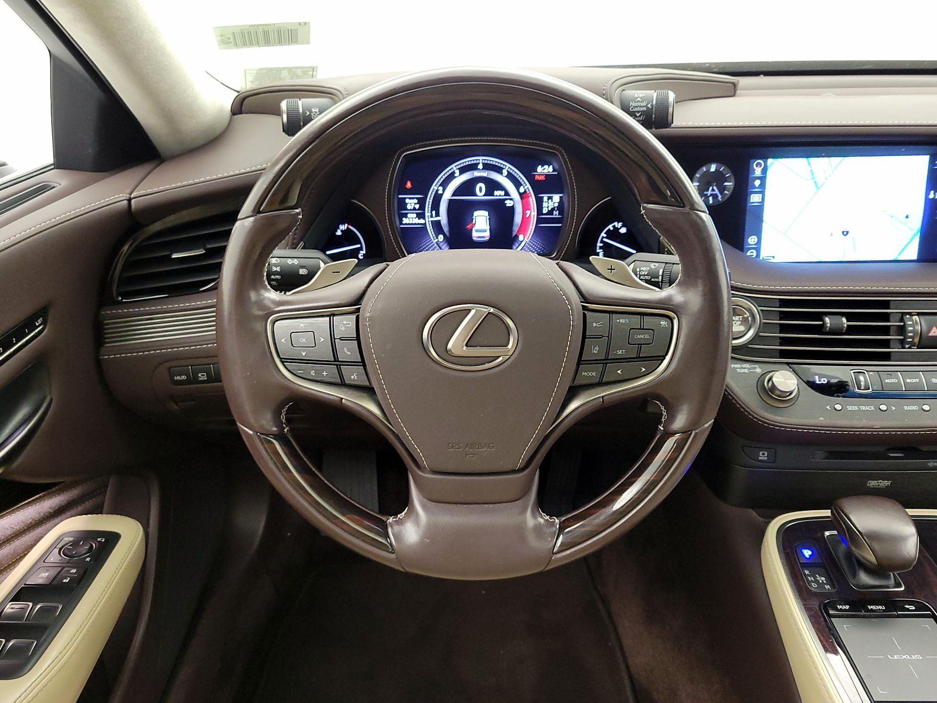 Thumbnail: 2020 Lexus LS - 10