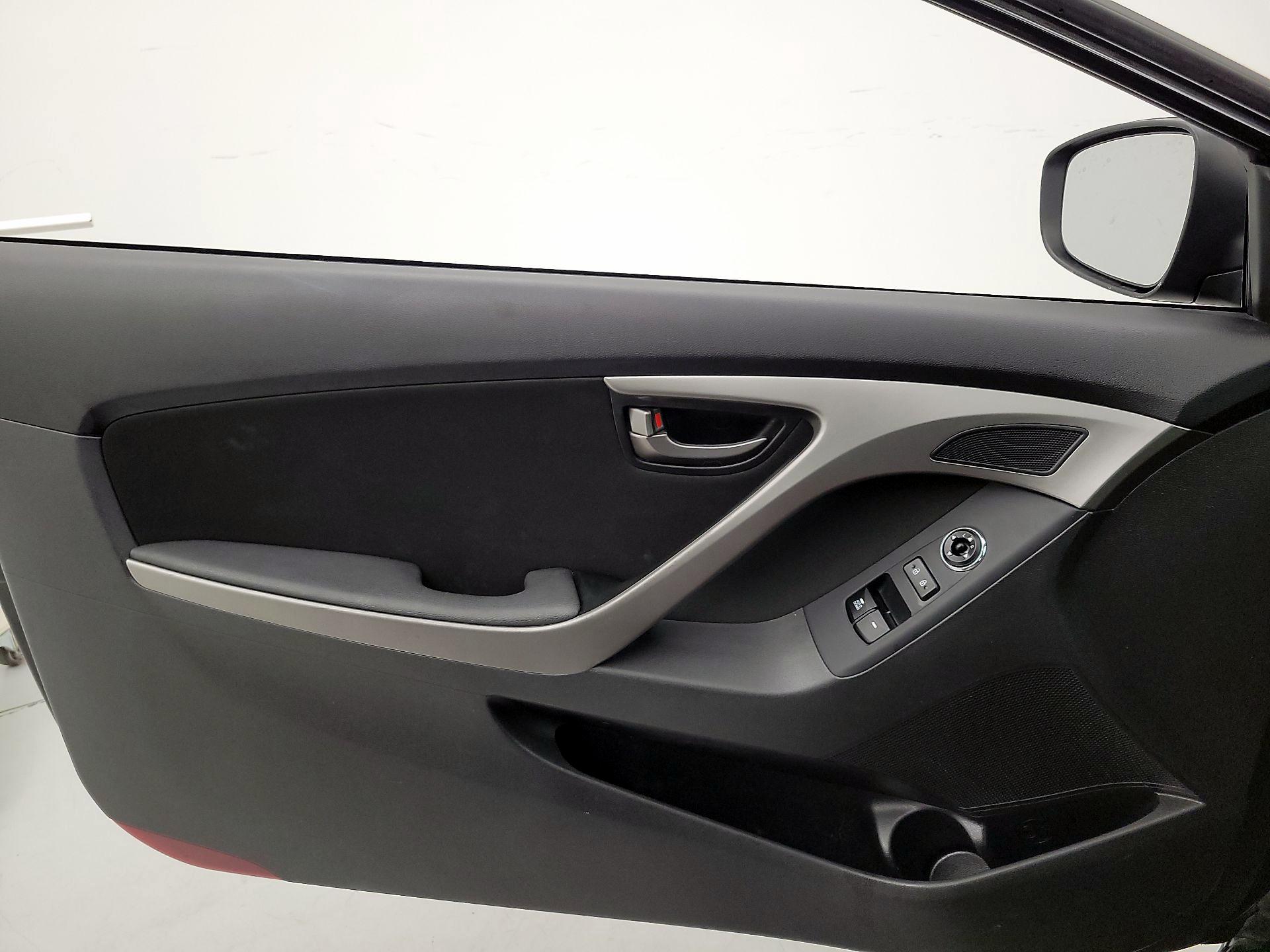 Thumbnail: 2013 Hyundai Elantra - 12