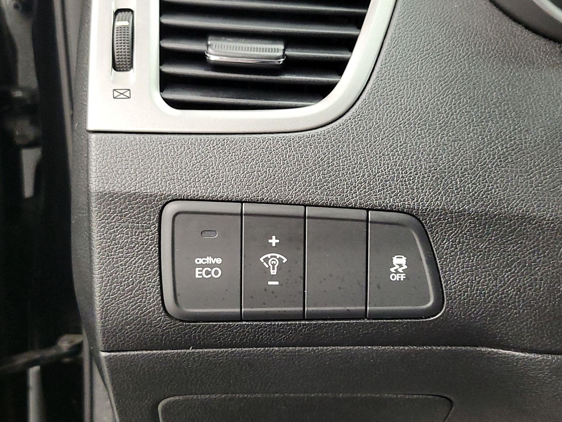 Thumbnail: 2013 Hyundai Elantra - 13