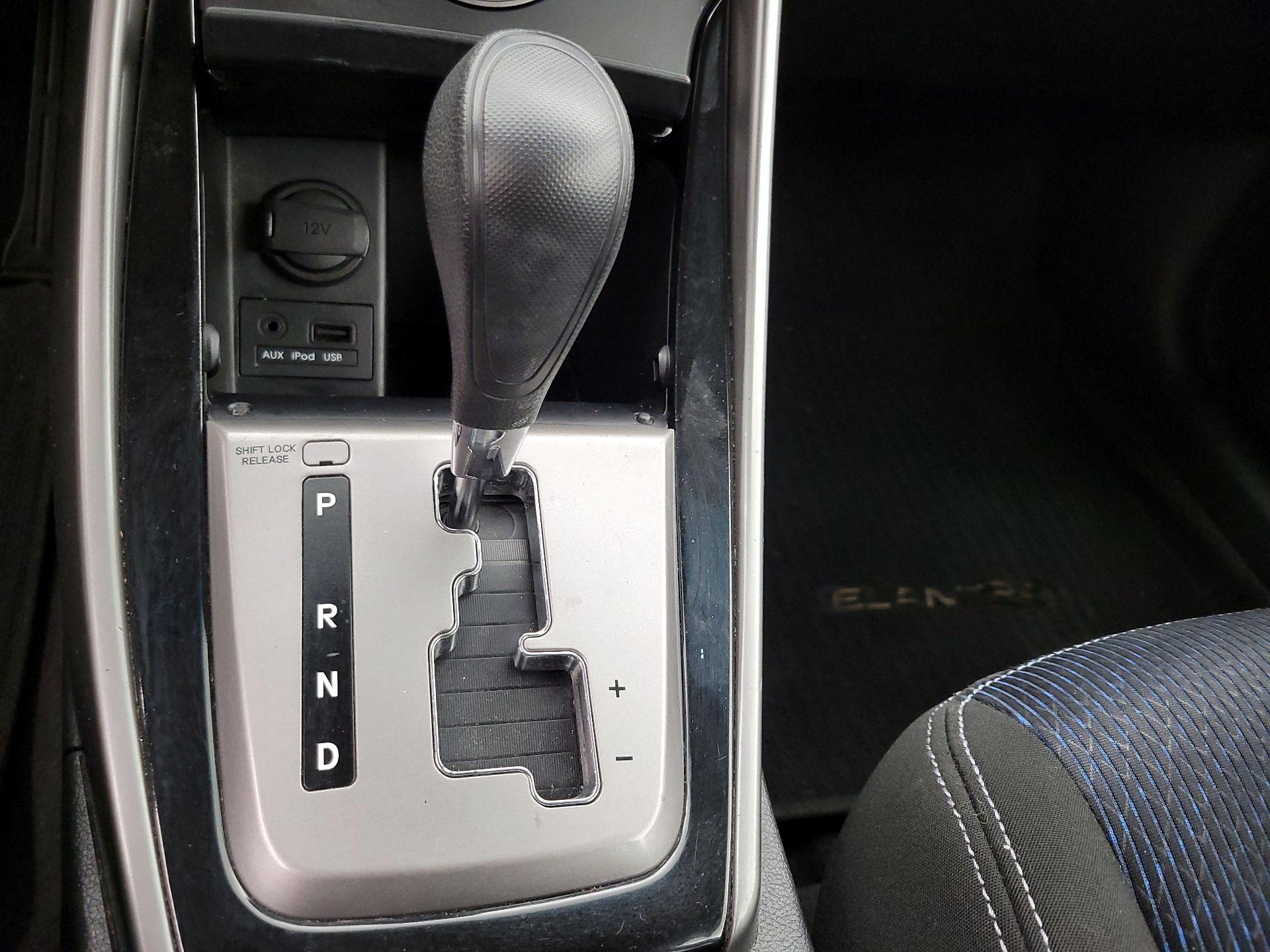 Thumbnail: 2013 Hyundai Elantra - 16