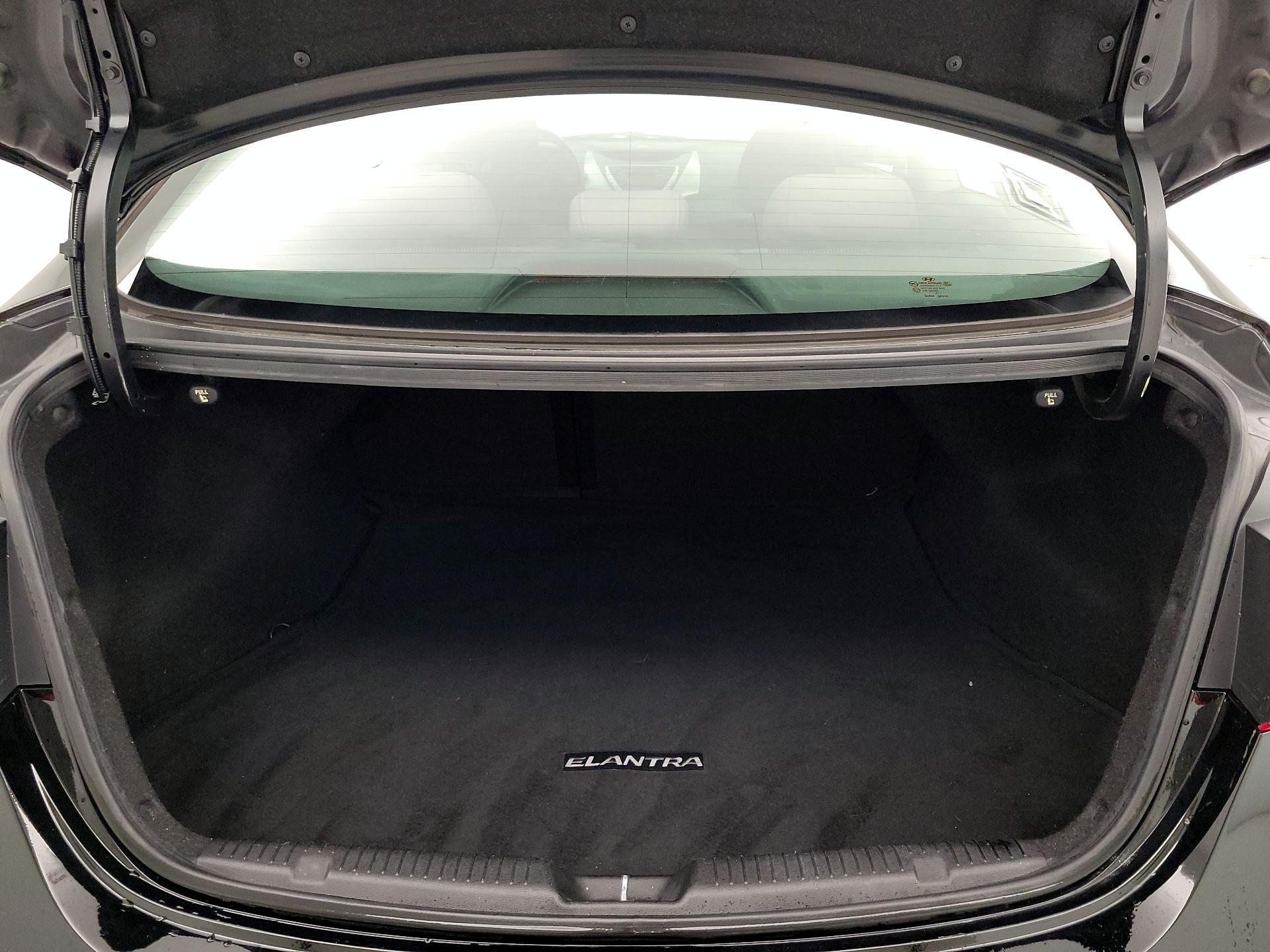 Thumbnail: 2013 Hyundai Elantra - 19