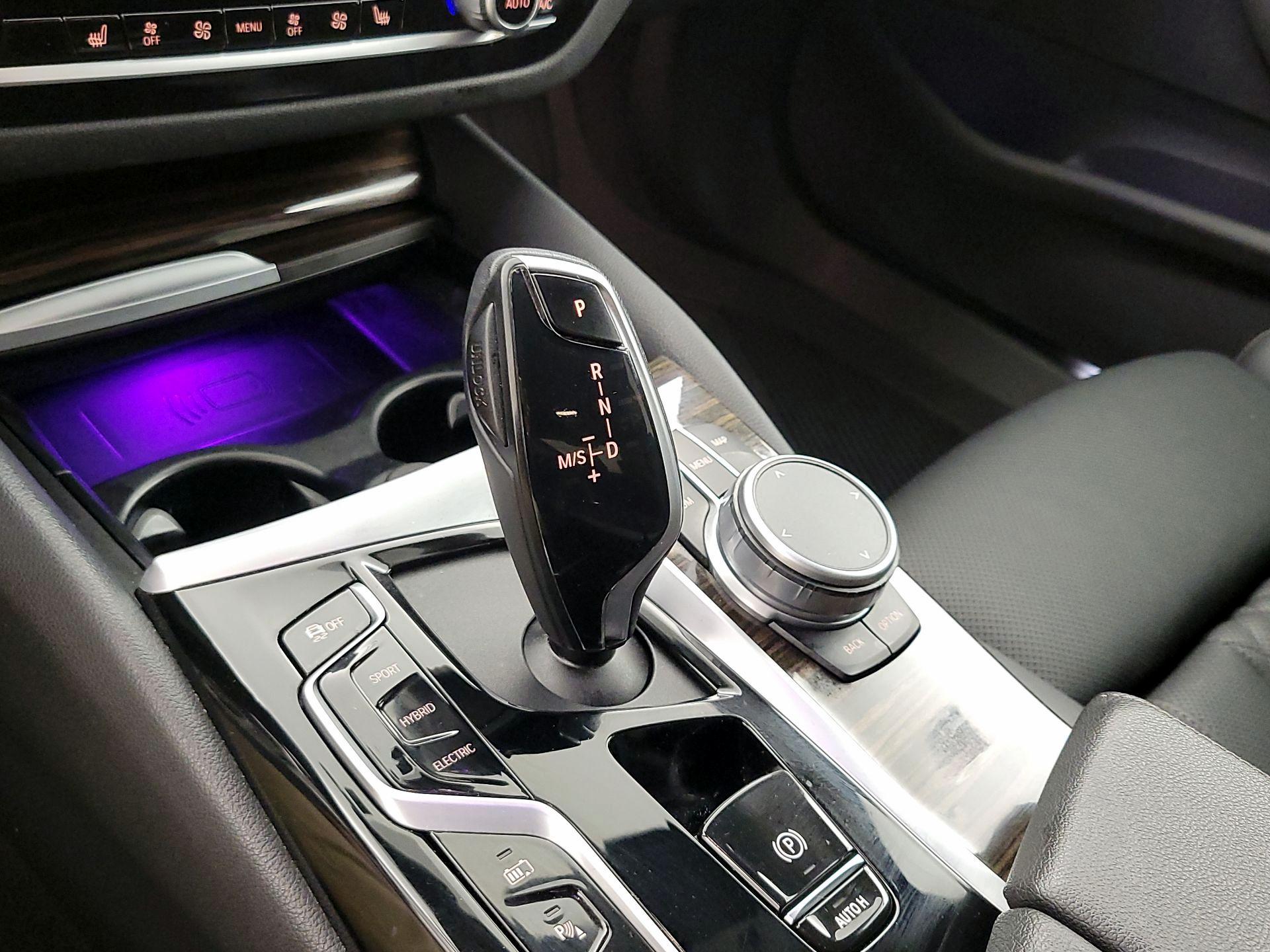 Thumbnail: 2021 BMW 5 Series - 18
