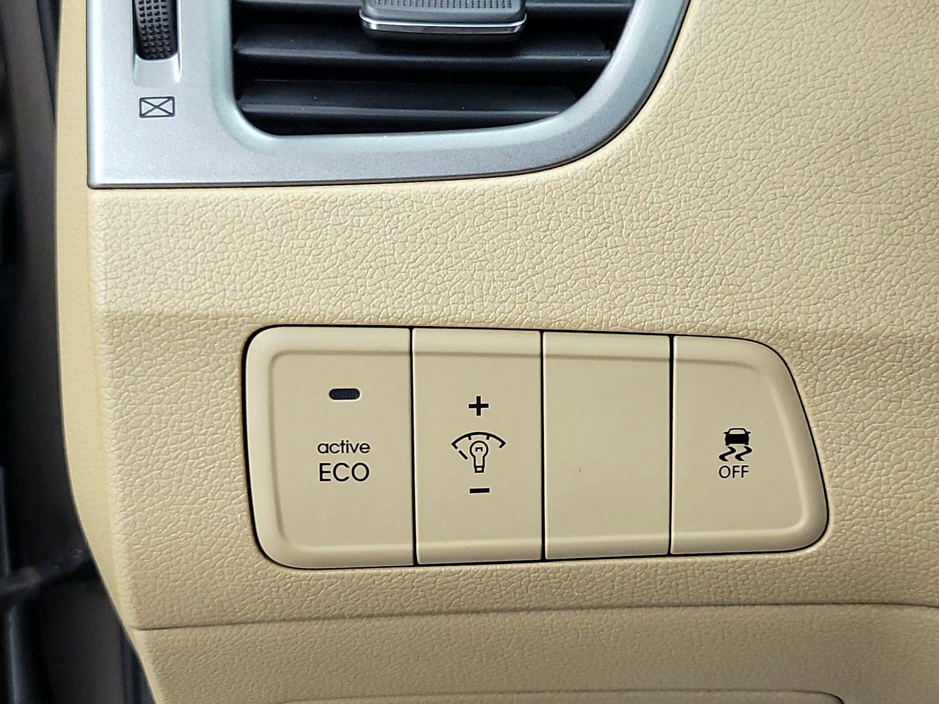 Thumbnail: 2013 Hyundai Elantra - 13