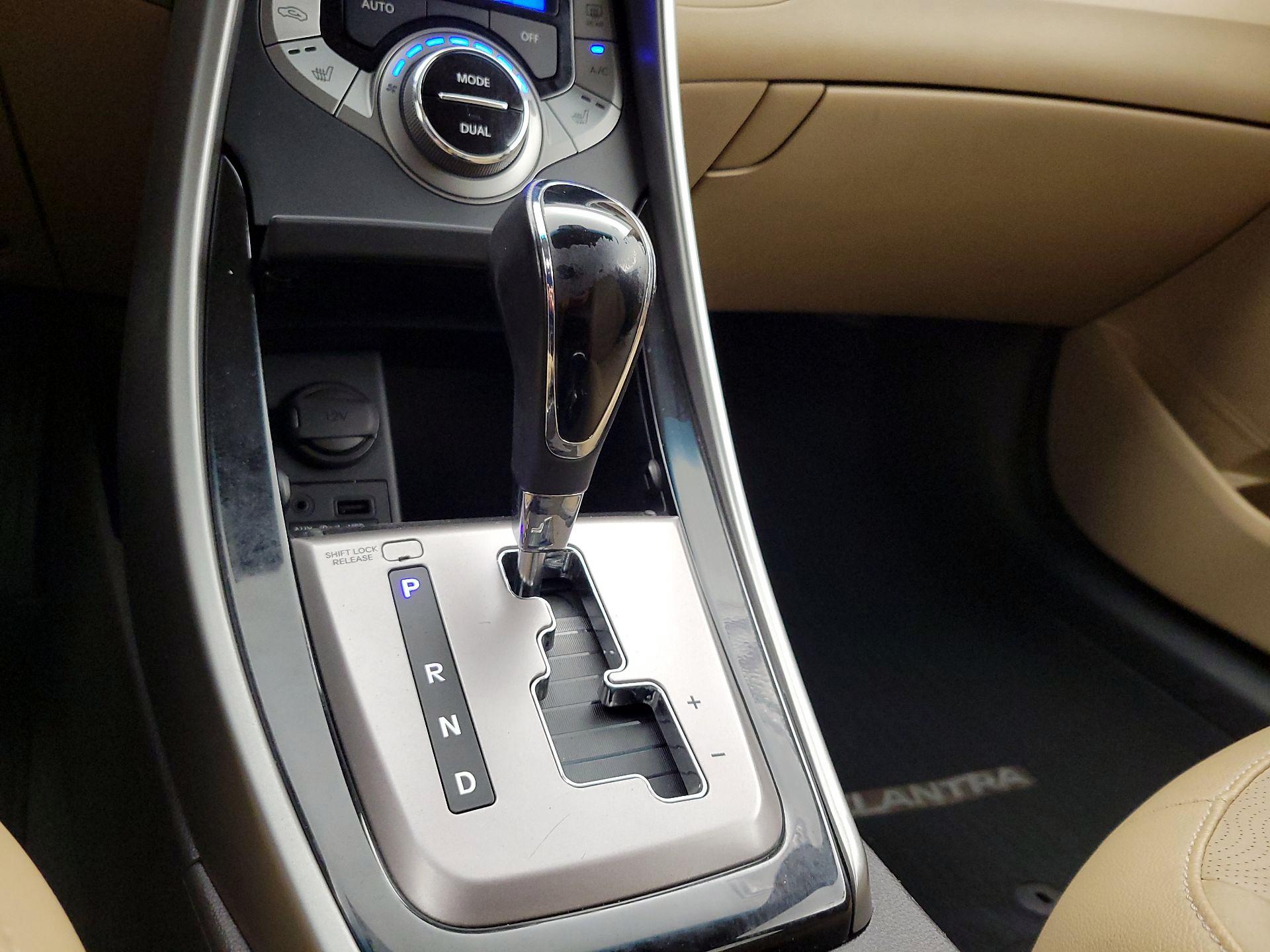 Thumbnail: 2013 Hyundai Elantra - 18