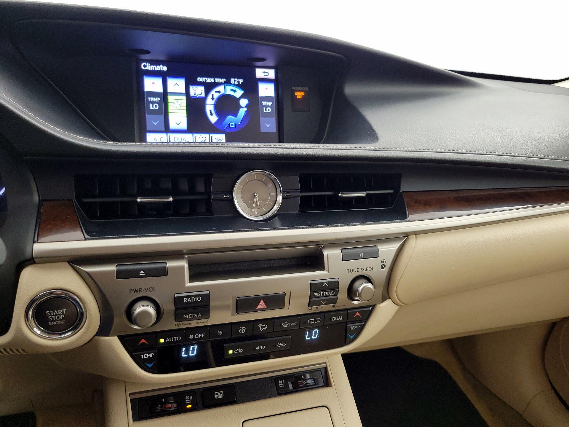 Thumbnail: 2014 Lexus ES - 17