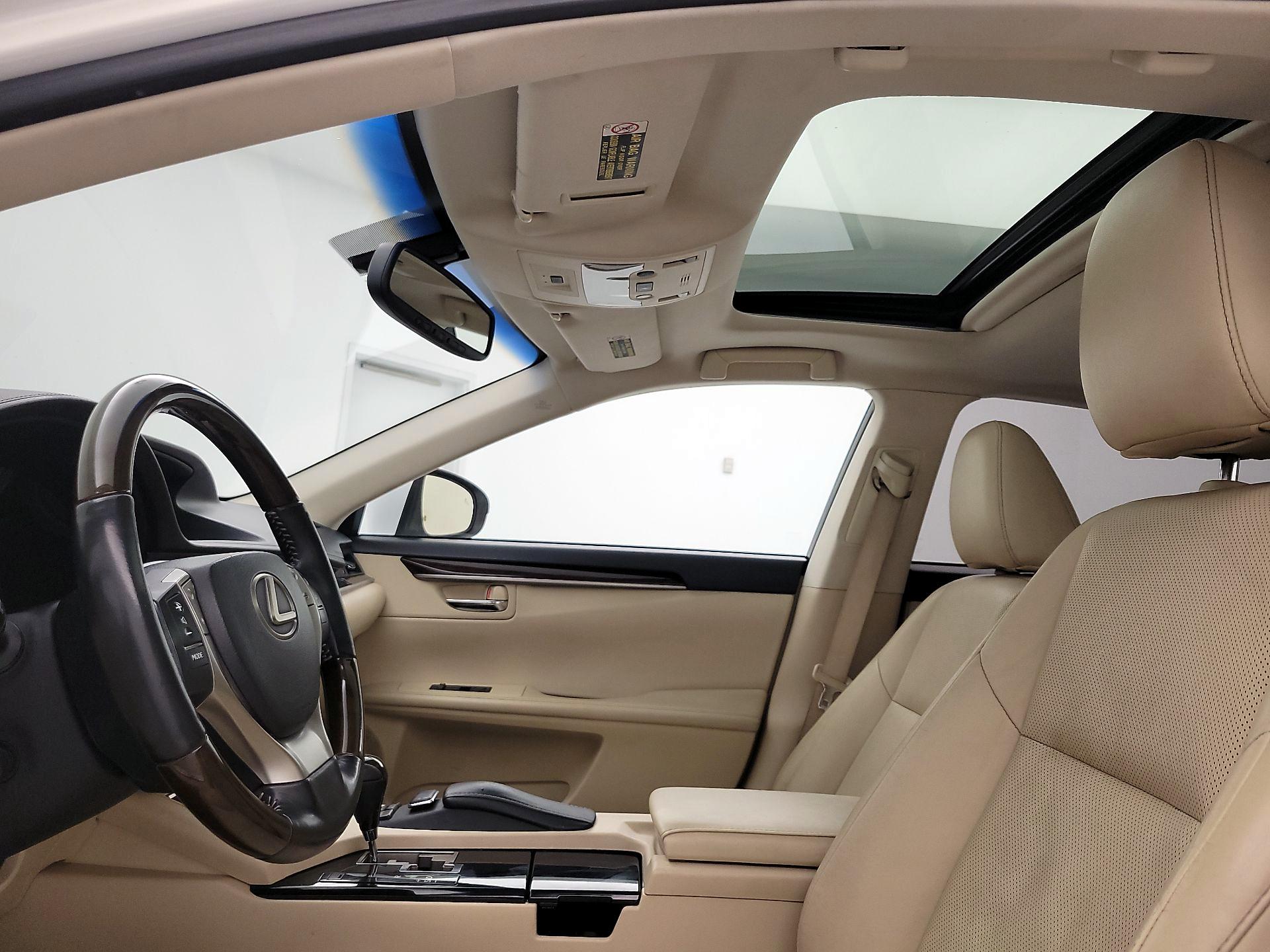 Thumbnail: 2014 Lexus ES - 20