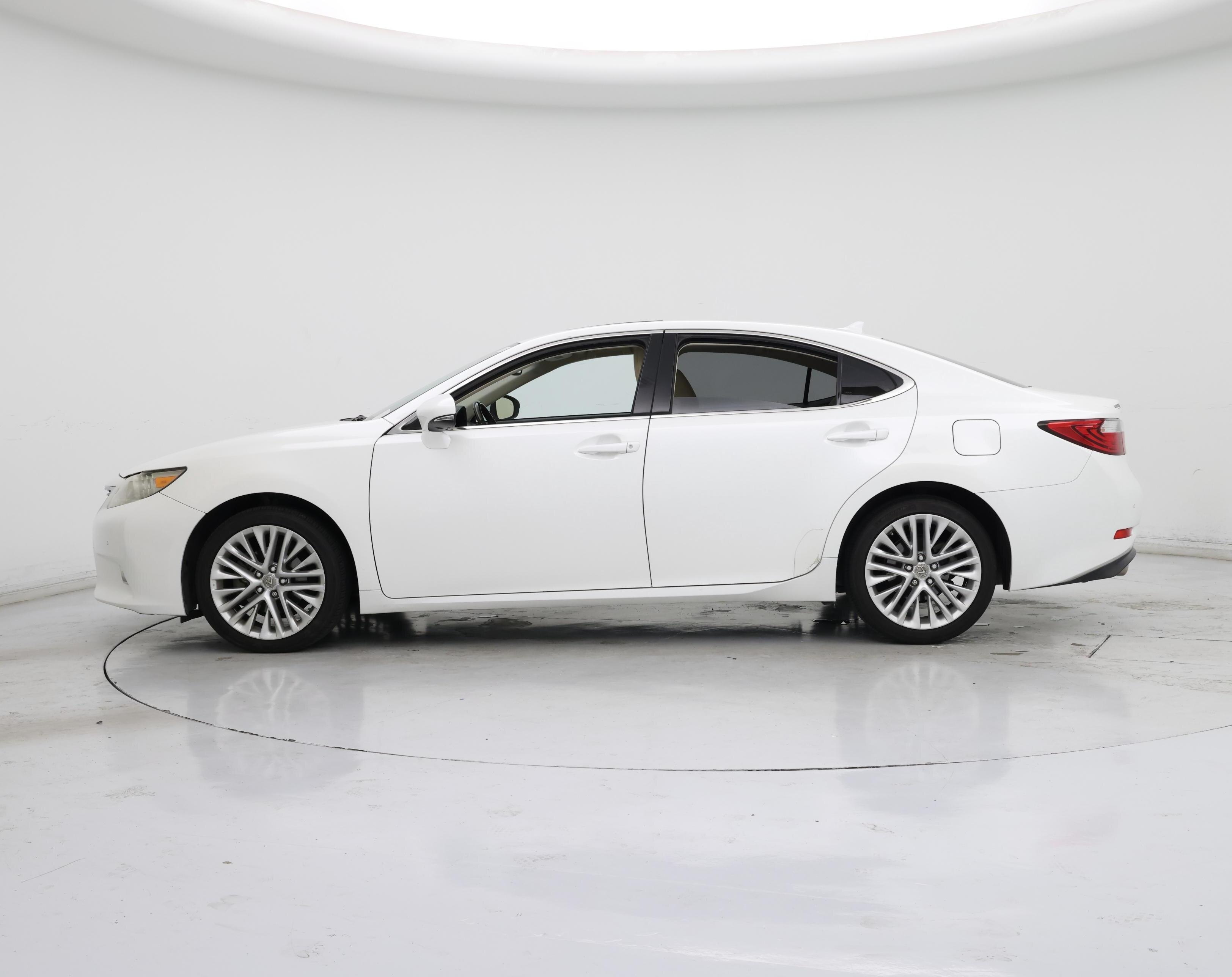 Thumbnail: 2014 Lexus ES - 3